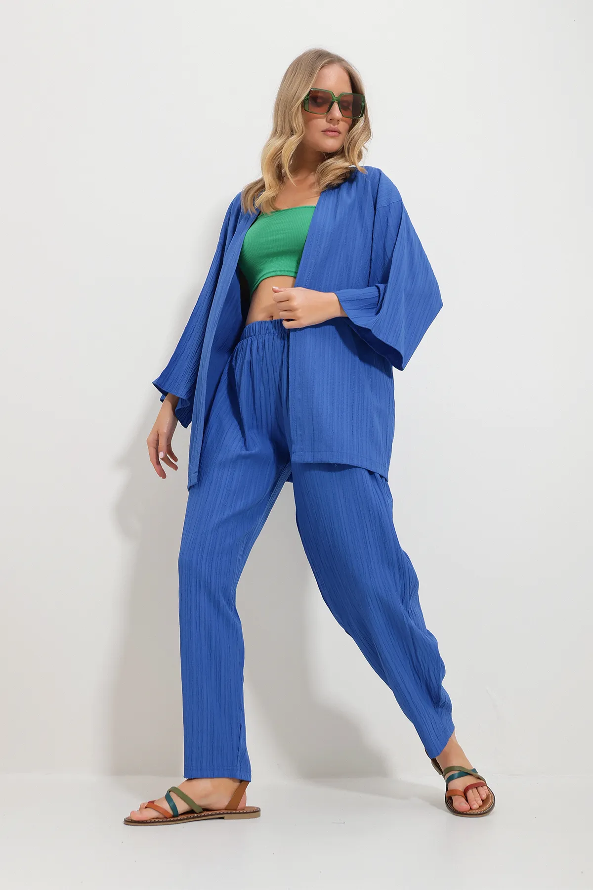 Trend Alaçatı Stili  Damen Saks Relaxed Fit Pants Kimono Jacke Woven Double Set Alc-X11694