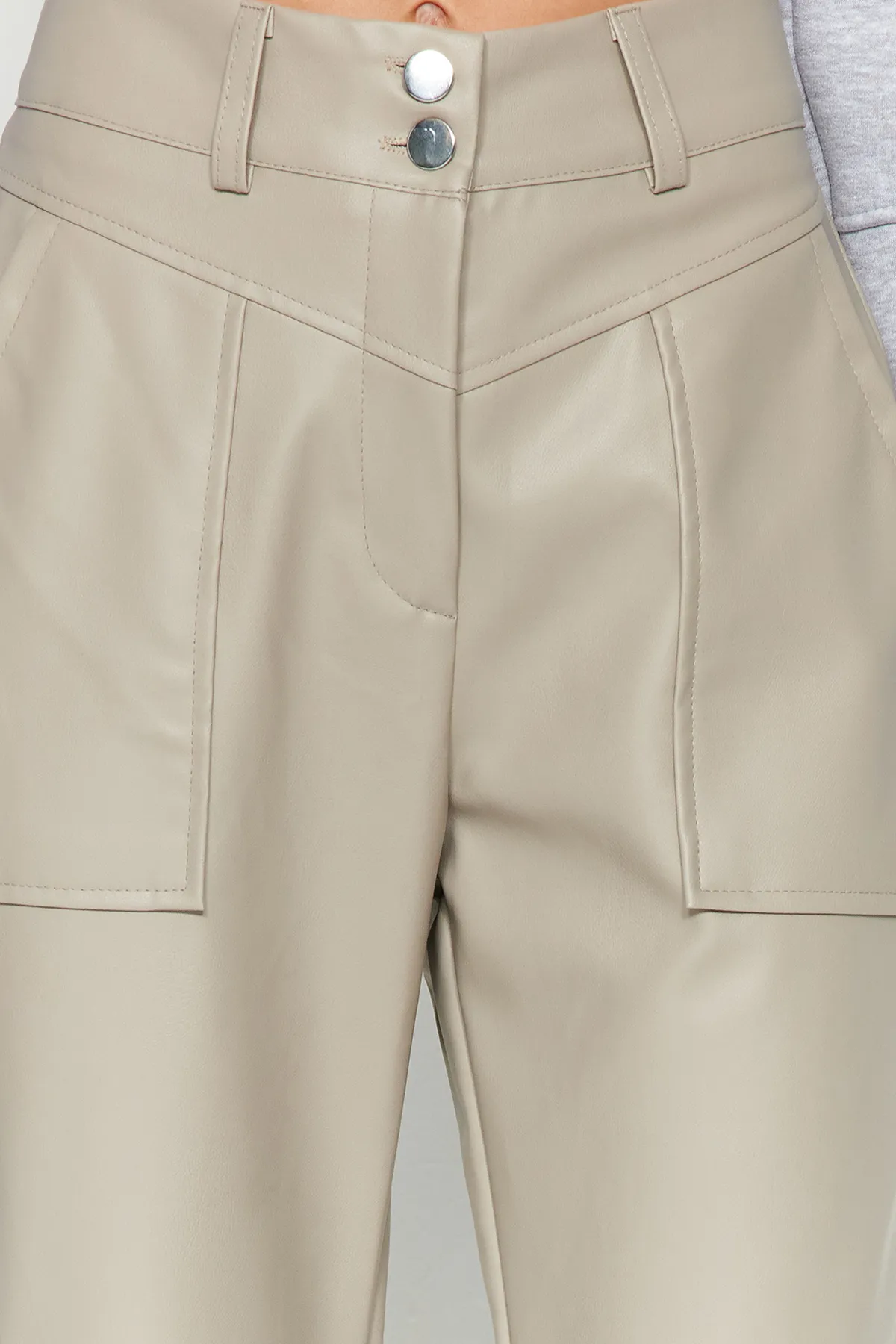 Trendyol Collection  Nerzfarbene Hose aus gewebtem Kunstleder im Zigarettenstil TWOAW22PL0347