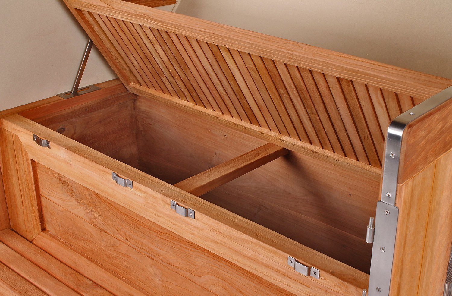 bene living Strandkorb Königssee 2,5-Sitzer Teak - PE shell - Modell 520, BxTxH: 142x95x170 cm, Volllieger ca. 175 Grad, Ostsee-Strandkorb, inkl. Liftersystem und Bullaugen