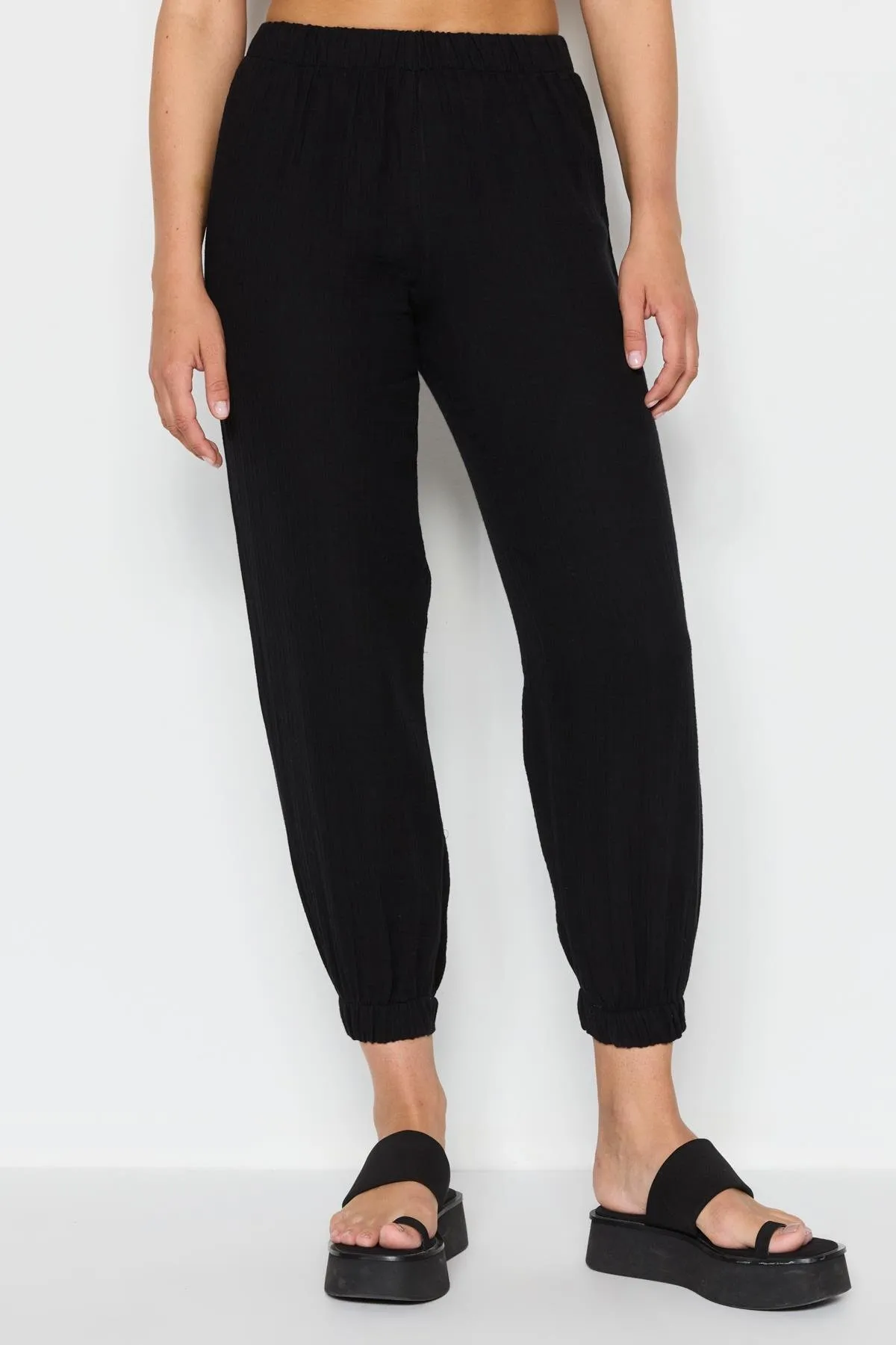 C&City  Damen-Jogginghose aus Bio-Baumwoll-Musselin mit elastischem Bein 743 Schwarz