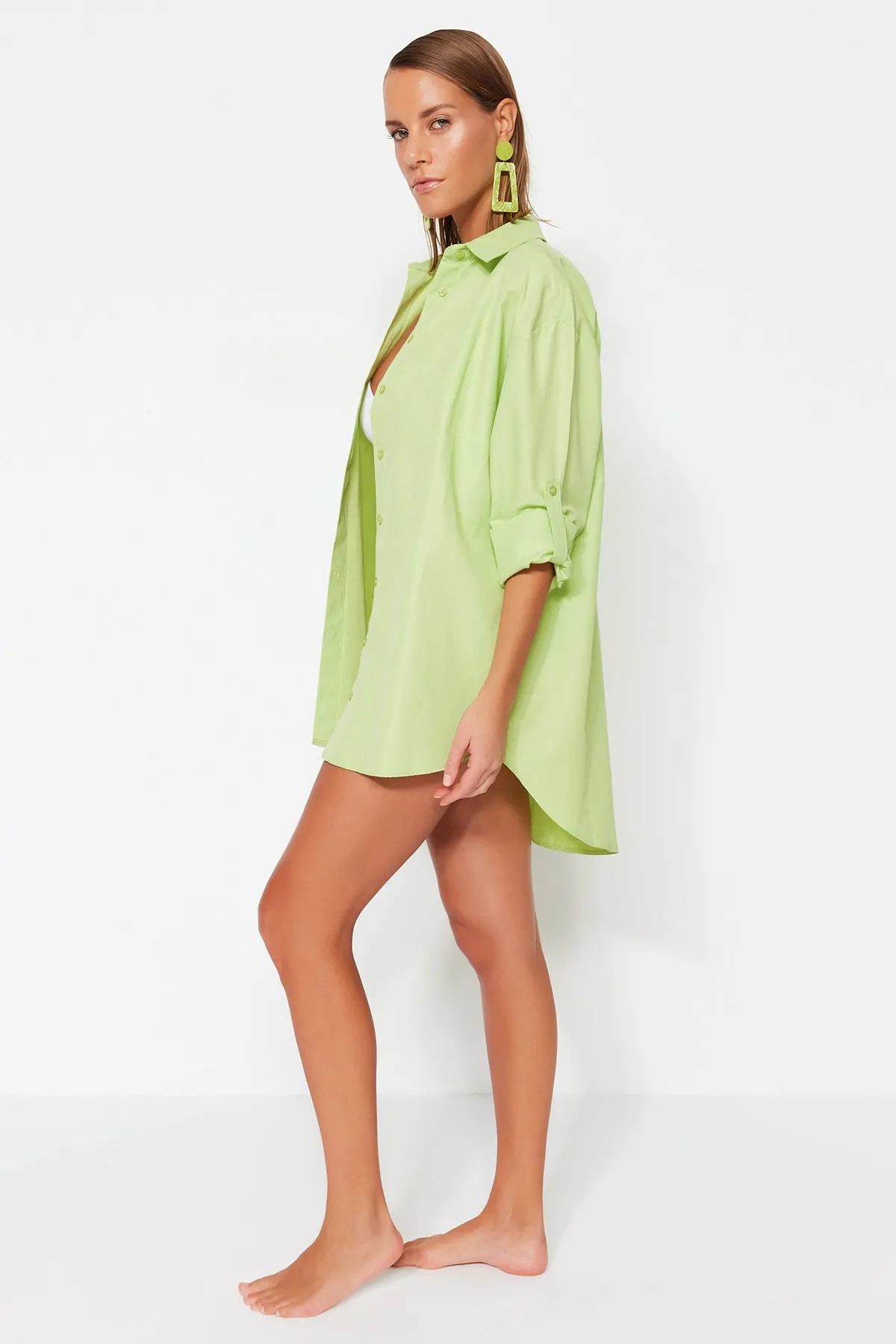 Trendyol Collection  Grünes gewebtes Hemd TBESS22GO0664