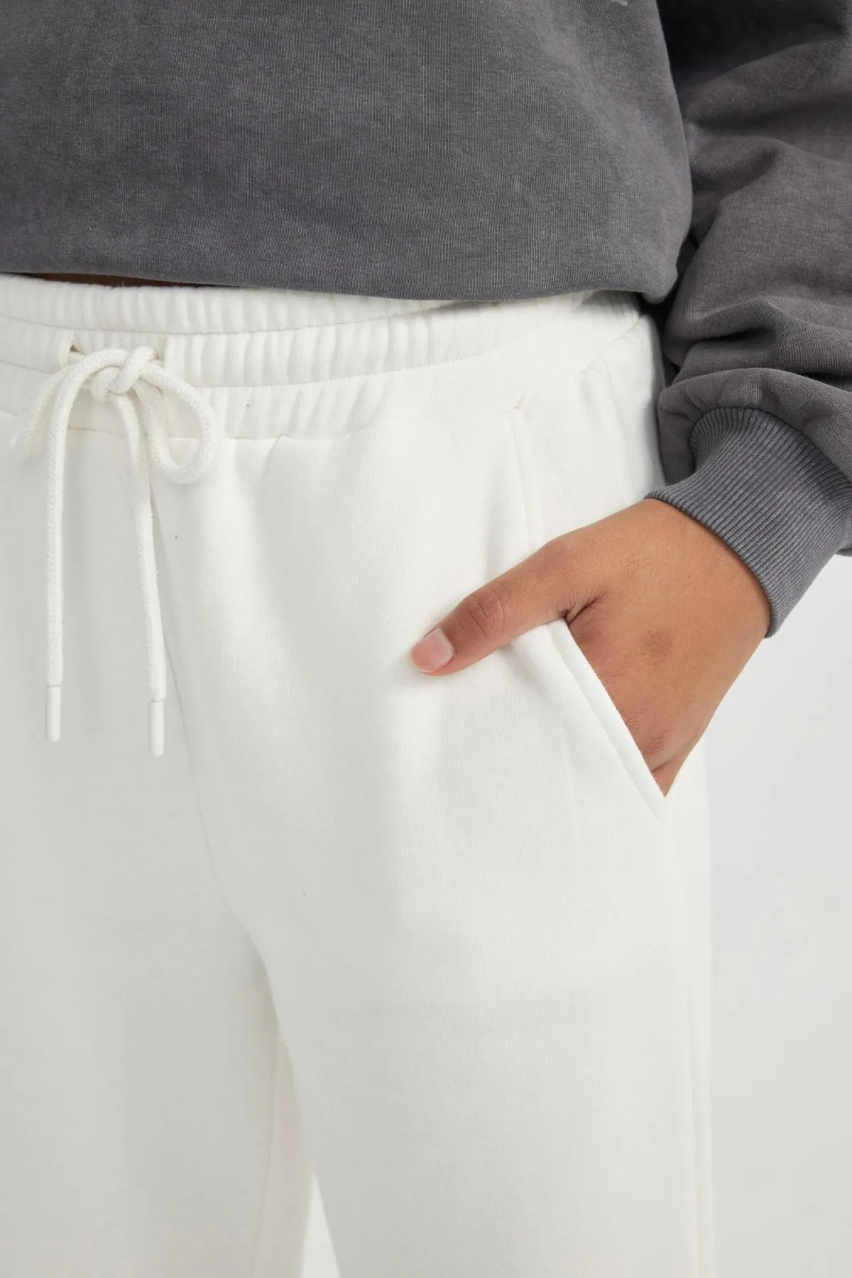 DeFacto  Flexible Bündchen - Jogginghose aus dickem Stoff, lange Länge - S7370az24sp