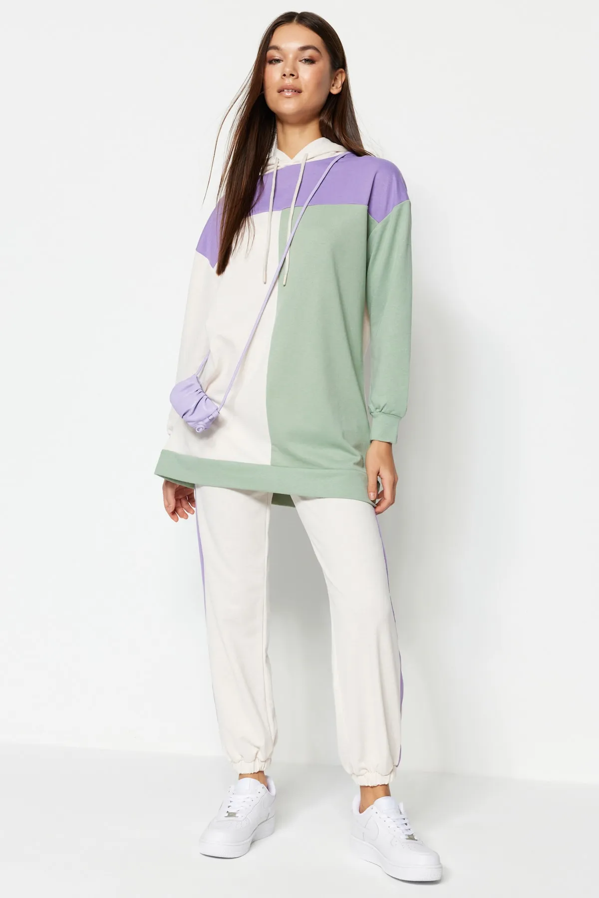 Trendyol Modest  Lila-Mehrfarbiges gestricktes Hijab-Trainingsanzug-Set TCTSS22EN0001