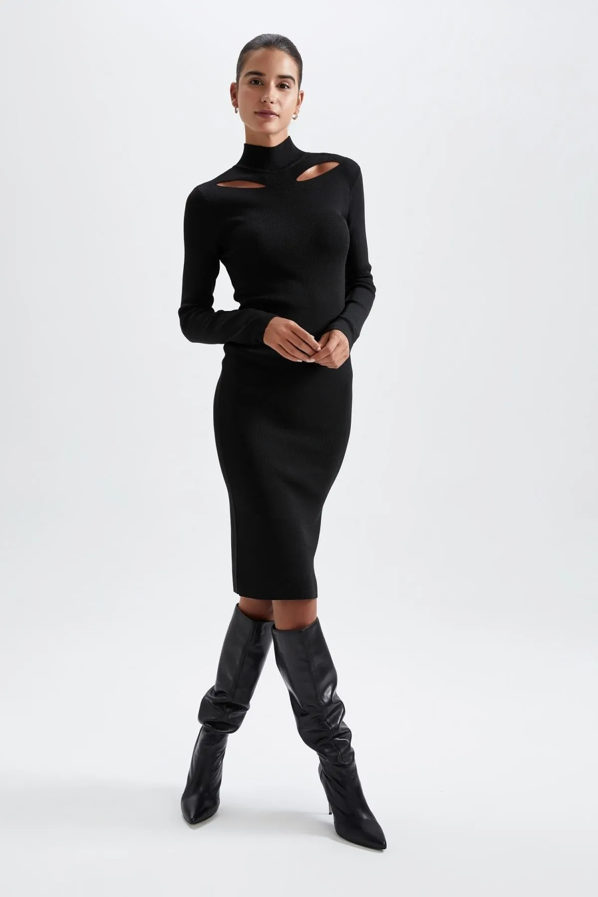 DeFacto  Tailliertes, geripptes Kleid
