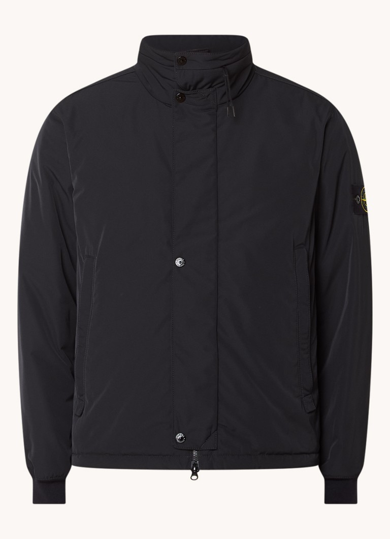 Μονωμένο μπουφάν Stone Island 43726 με πλαϊνές τσέπες και πτυσσόμενη κουκούλα