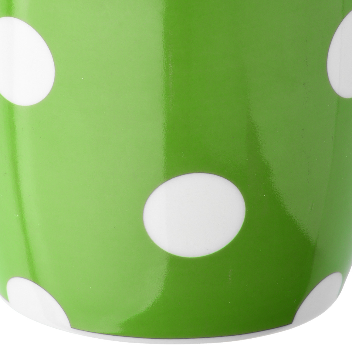 Tasse mit weißen Punkten