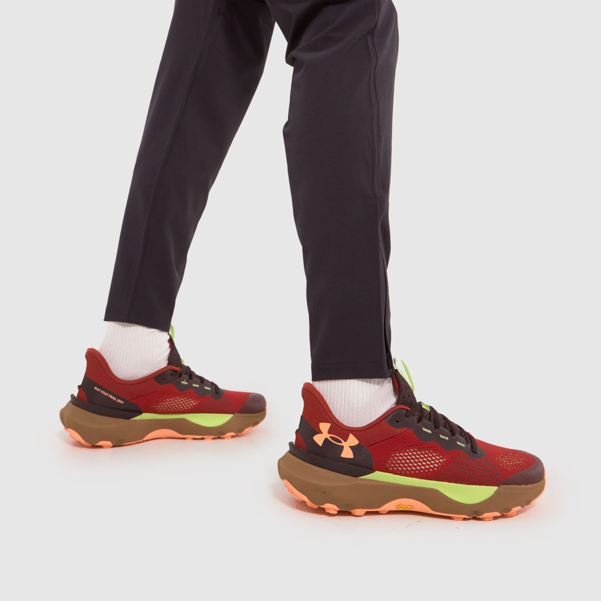 Under Armour – Röda infinite pro trailskor