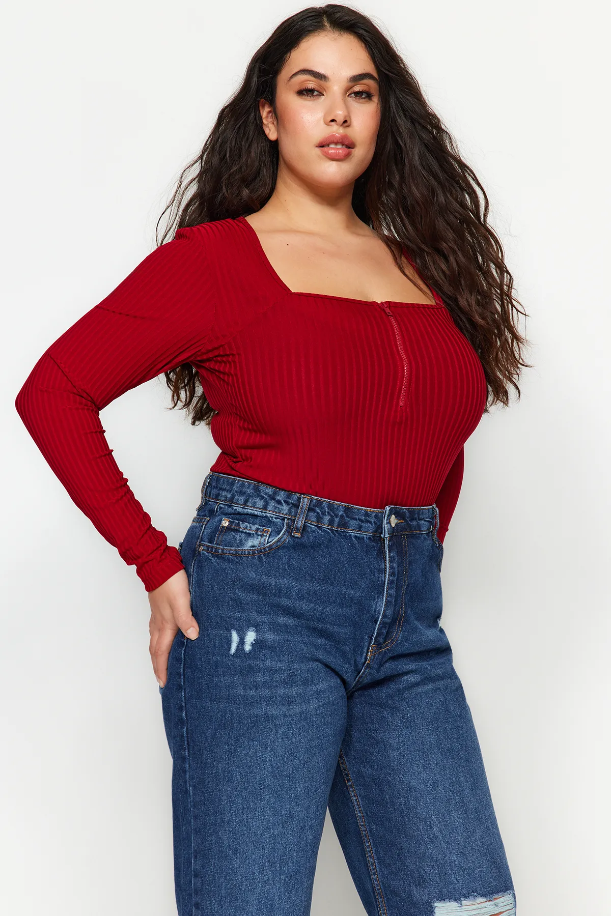 Trendyol Curve  Weinrote Strickbluse mit quadratischem Kragen TBBSS22AF0027