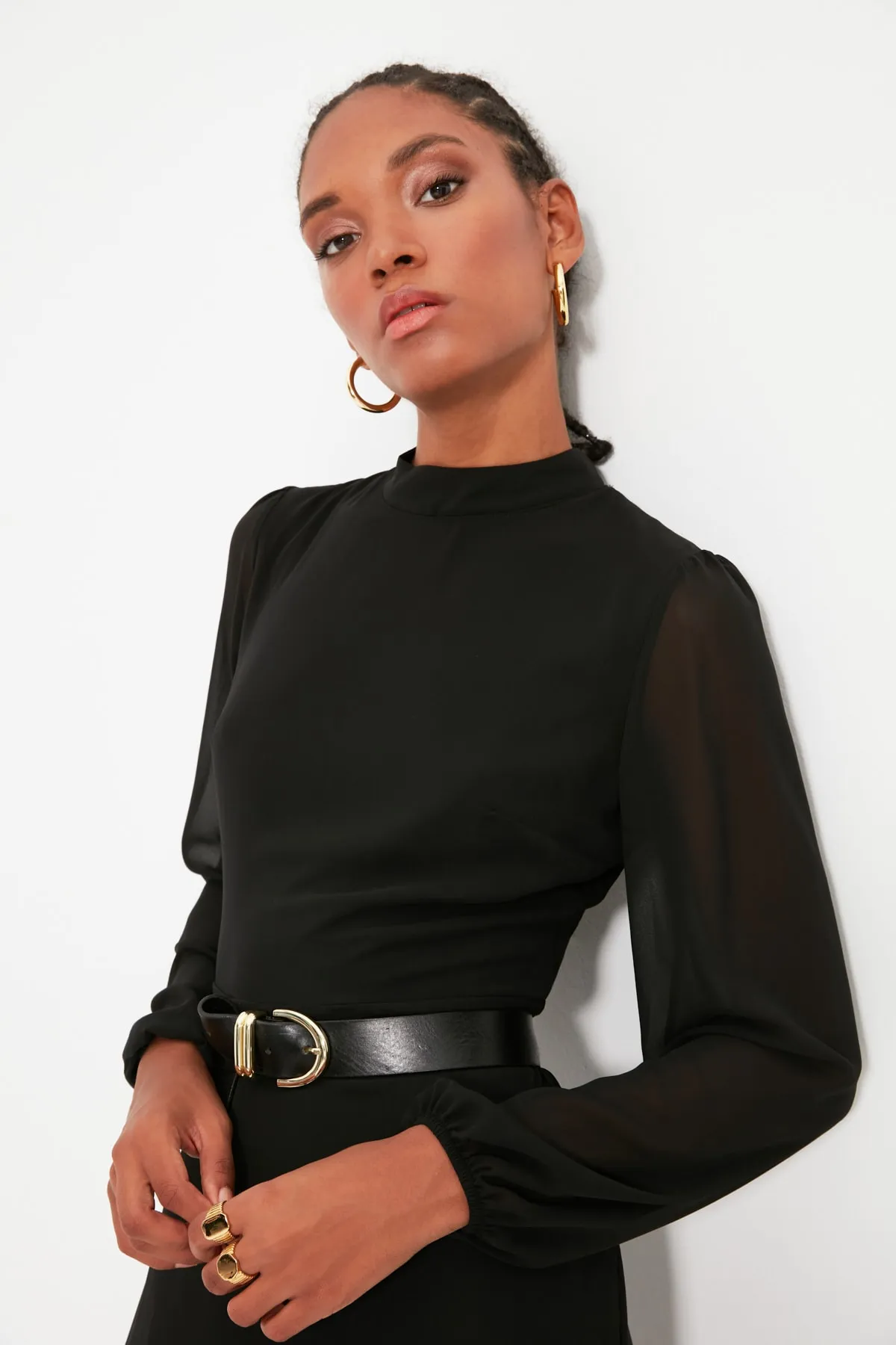 Trendyol Collection  Schwarzes A-Linien-Midikleid aus Chiffon mit Stehkragen und Futter TWOAW20EL1313