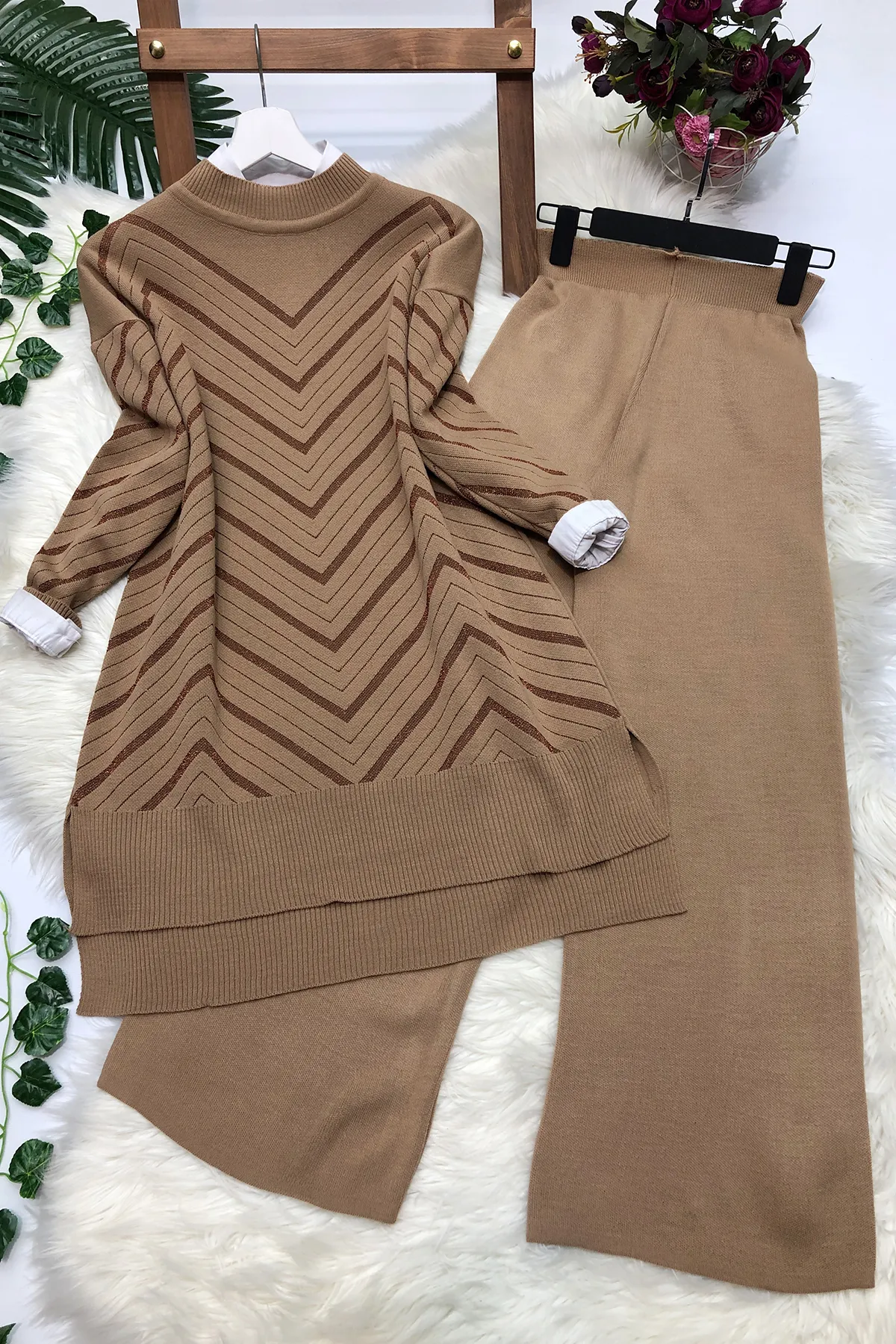 MODAQU  Glitzer-Strick-Tunika-Hosen-Set – Kamel