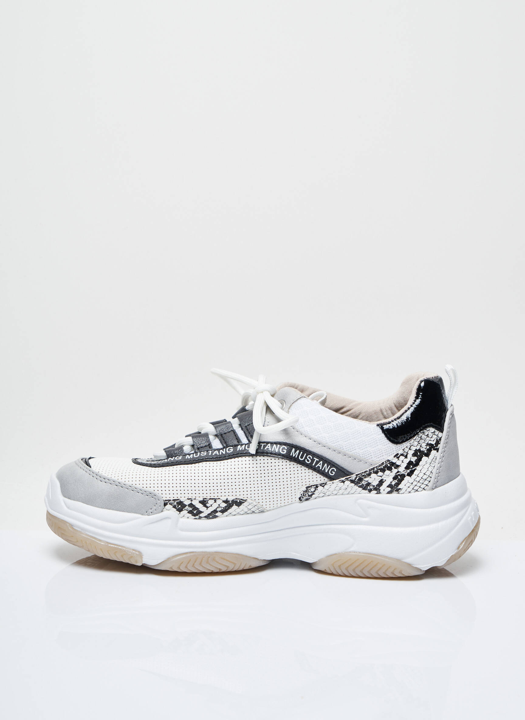 Mustang Baskets Femme couleur blanc