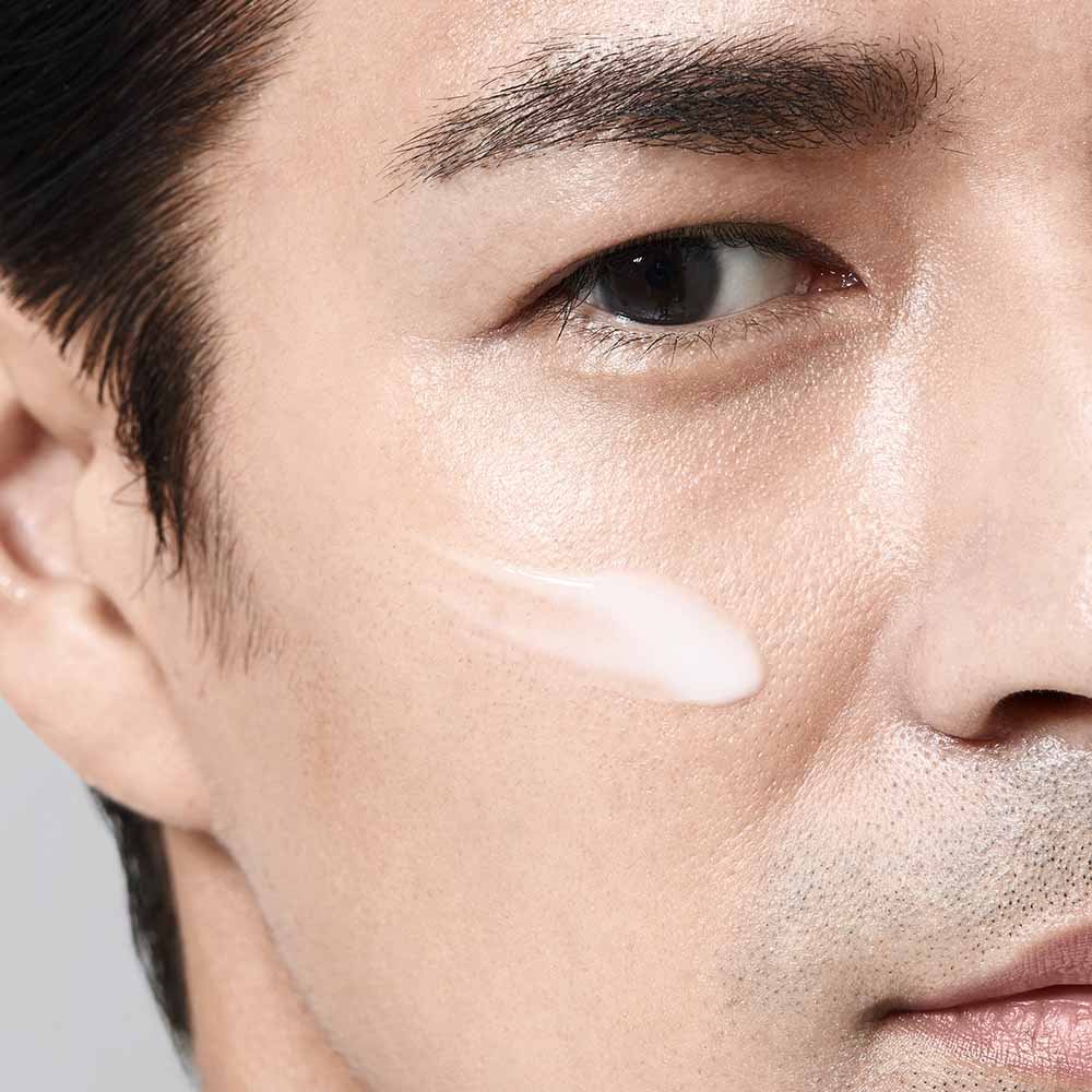 Shiseido Shiseido Men Energizing Moisturizing Extra Light Fluid