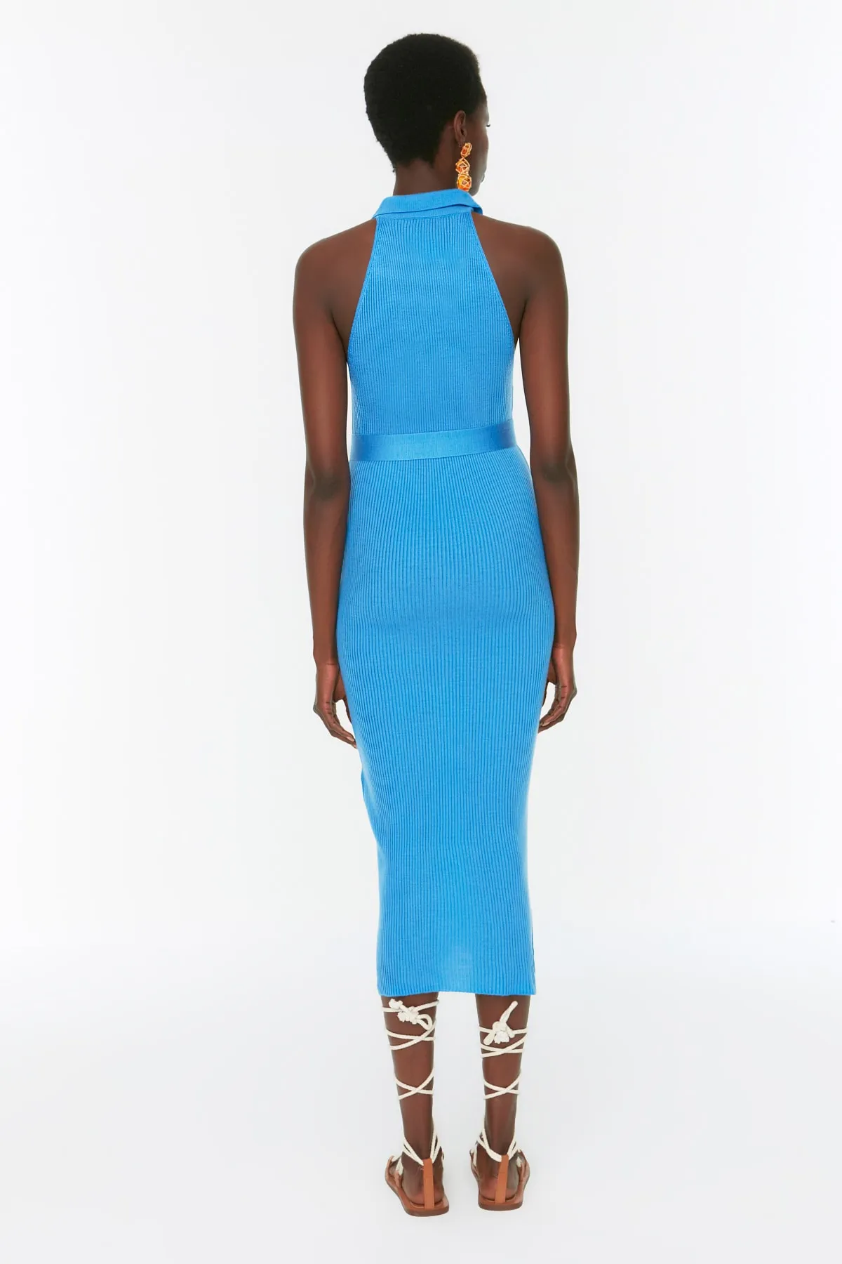 Trendyol Collection  Blaues Strick-Midikleid mit Gürteldetail TWOSS22EL1031