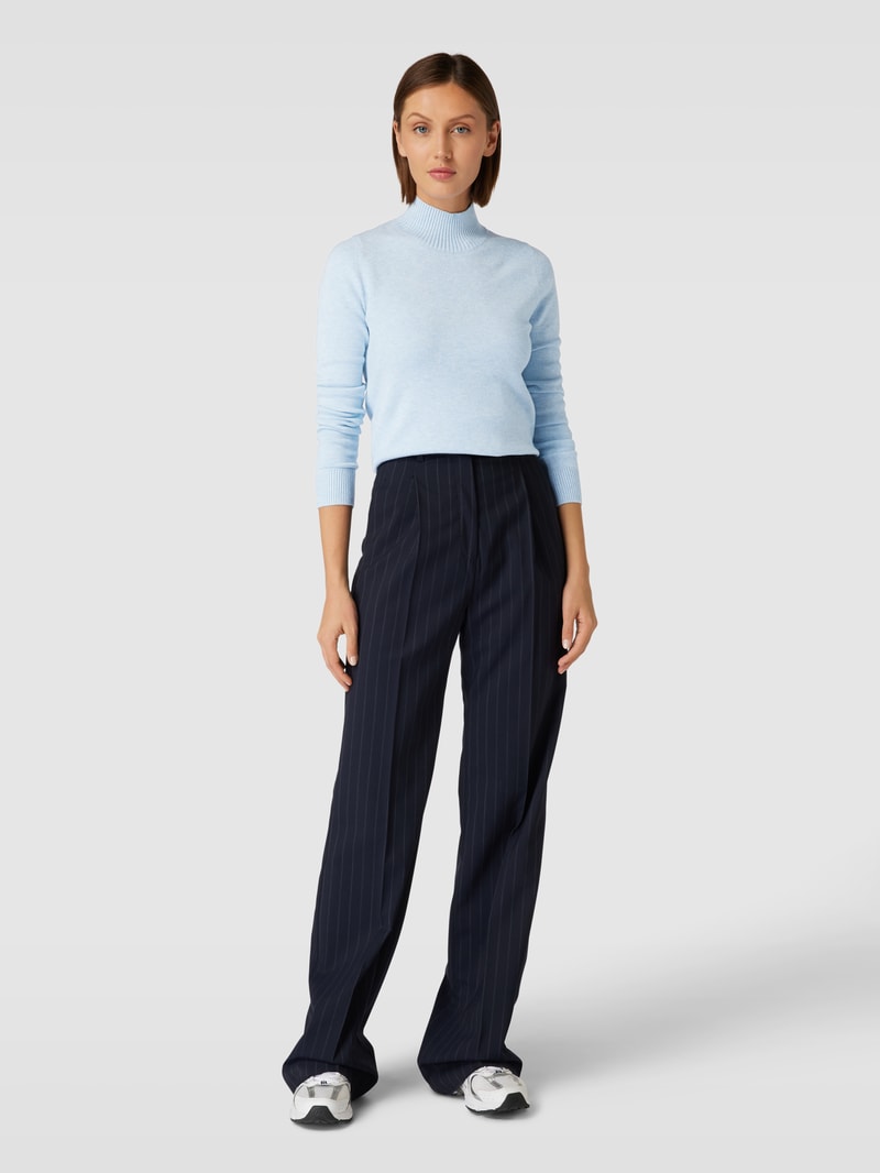 Strickpullover mit Stehkragen in hellblau meliert