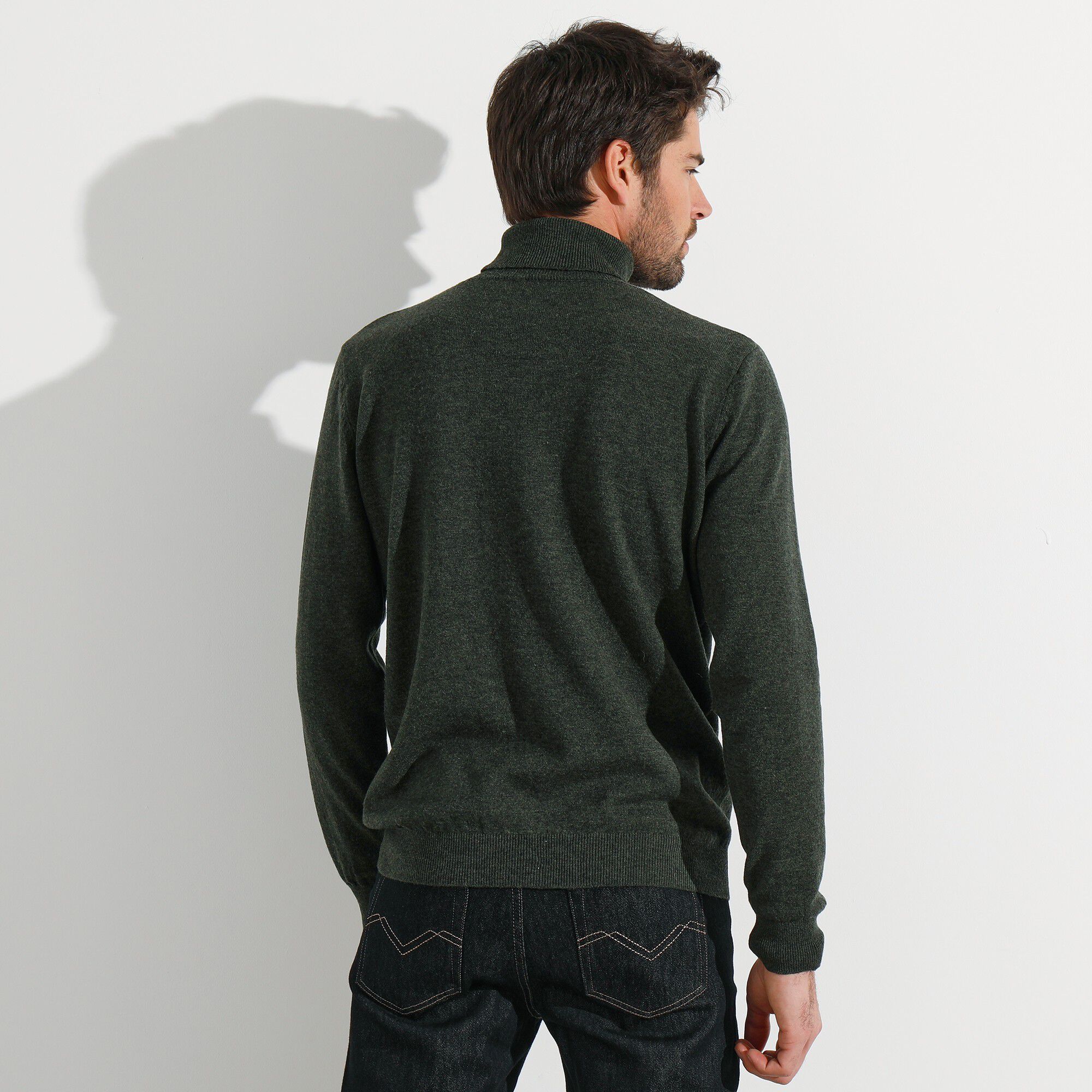 Pull col roulé en laine mélangée