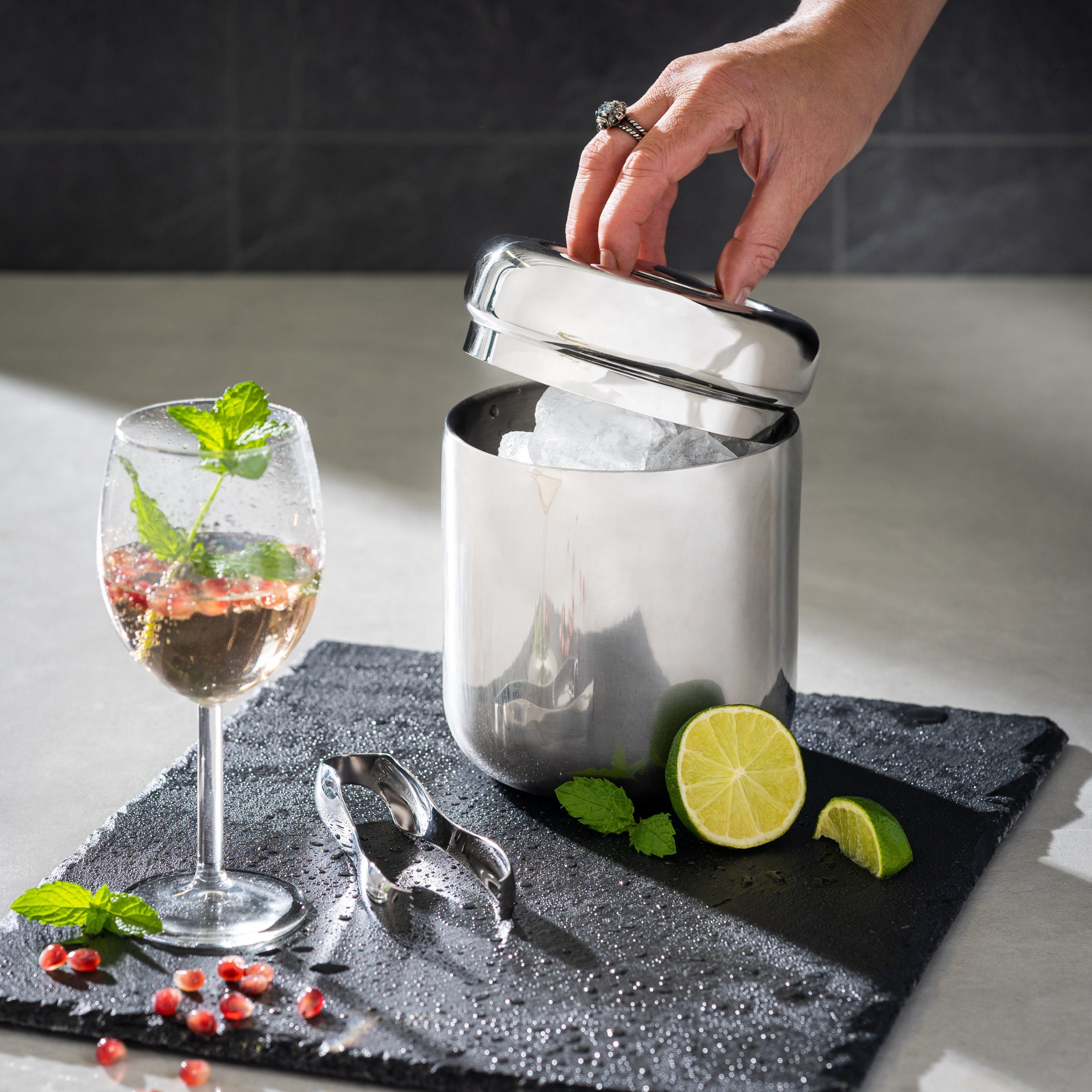 bremermann Eiswürfelbehälter bremermann Eiswürfelbehälter mit Zange, Edelstahl-Eiskübel mit Deckel, Edelstahl, (Komplett-Set), Fassungsvermögen 1,5 l