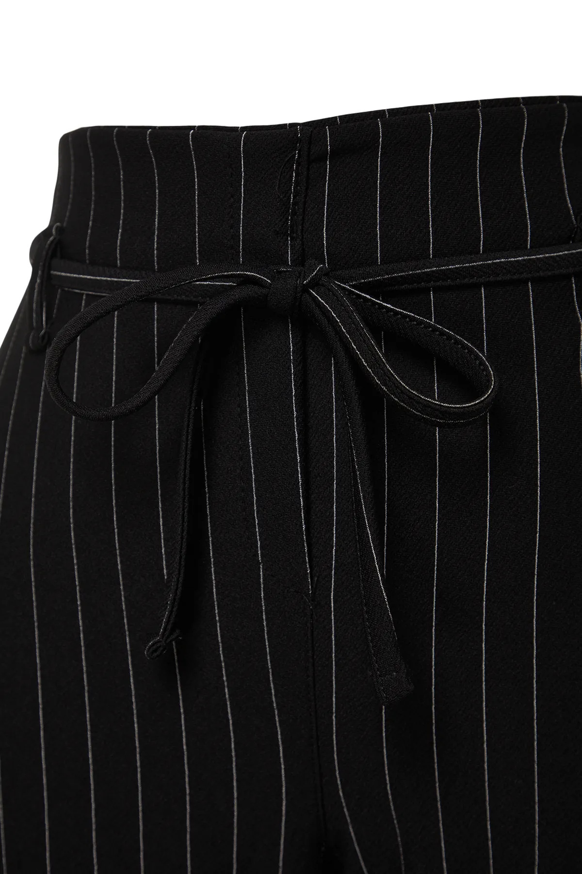 Trendyol Collection  Schwarz gestreifte Gürteldetaillierte gerade/gerade dehnbare Strickhose TWOAW24PL00084