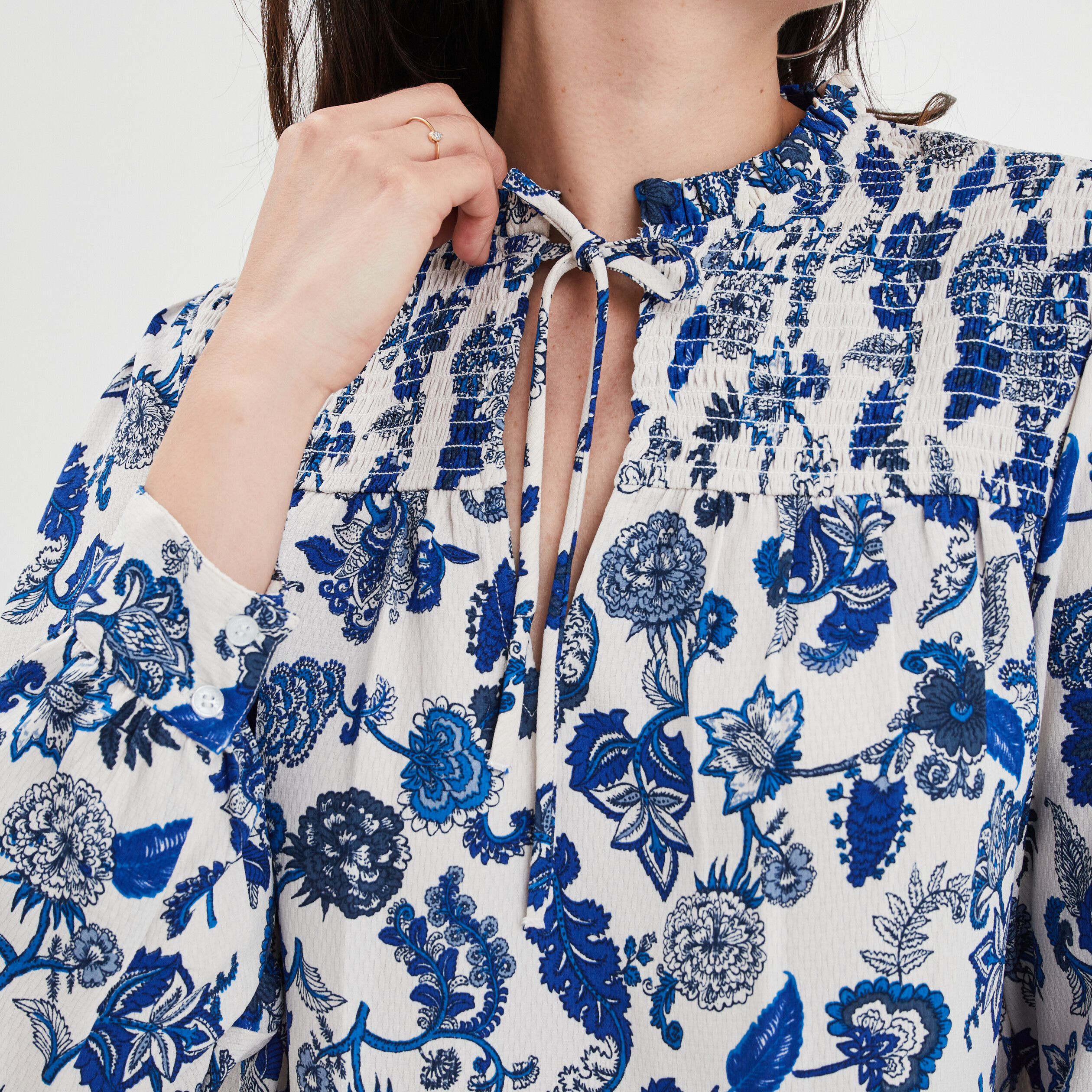 Blouse col à cordons épaules smockées ecru femme | La Halle