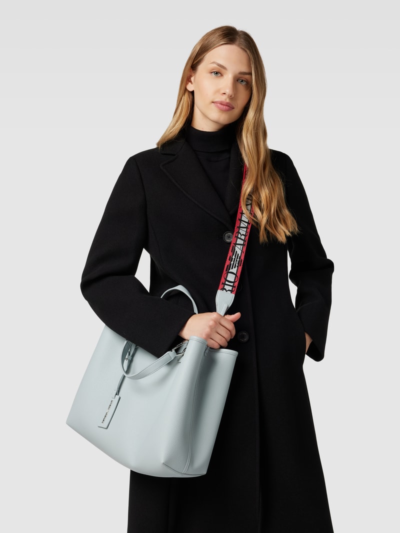 Shopper mit Label-Detail in hellgrau