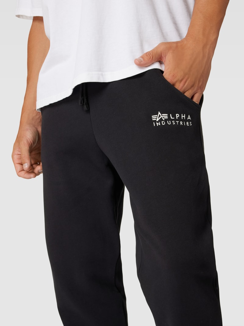 Sweatpants mit Label-Print in schwarz