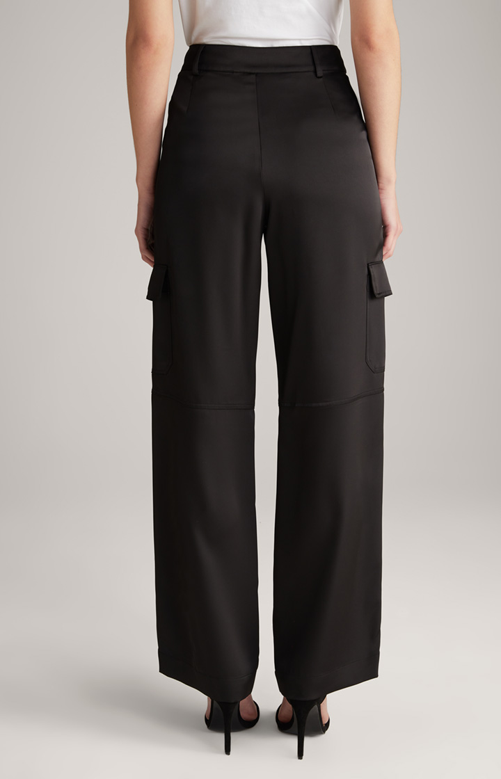 Satin-Cargohose in Schwarz