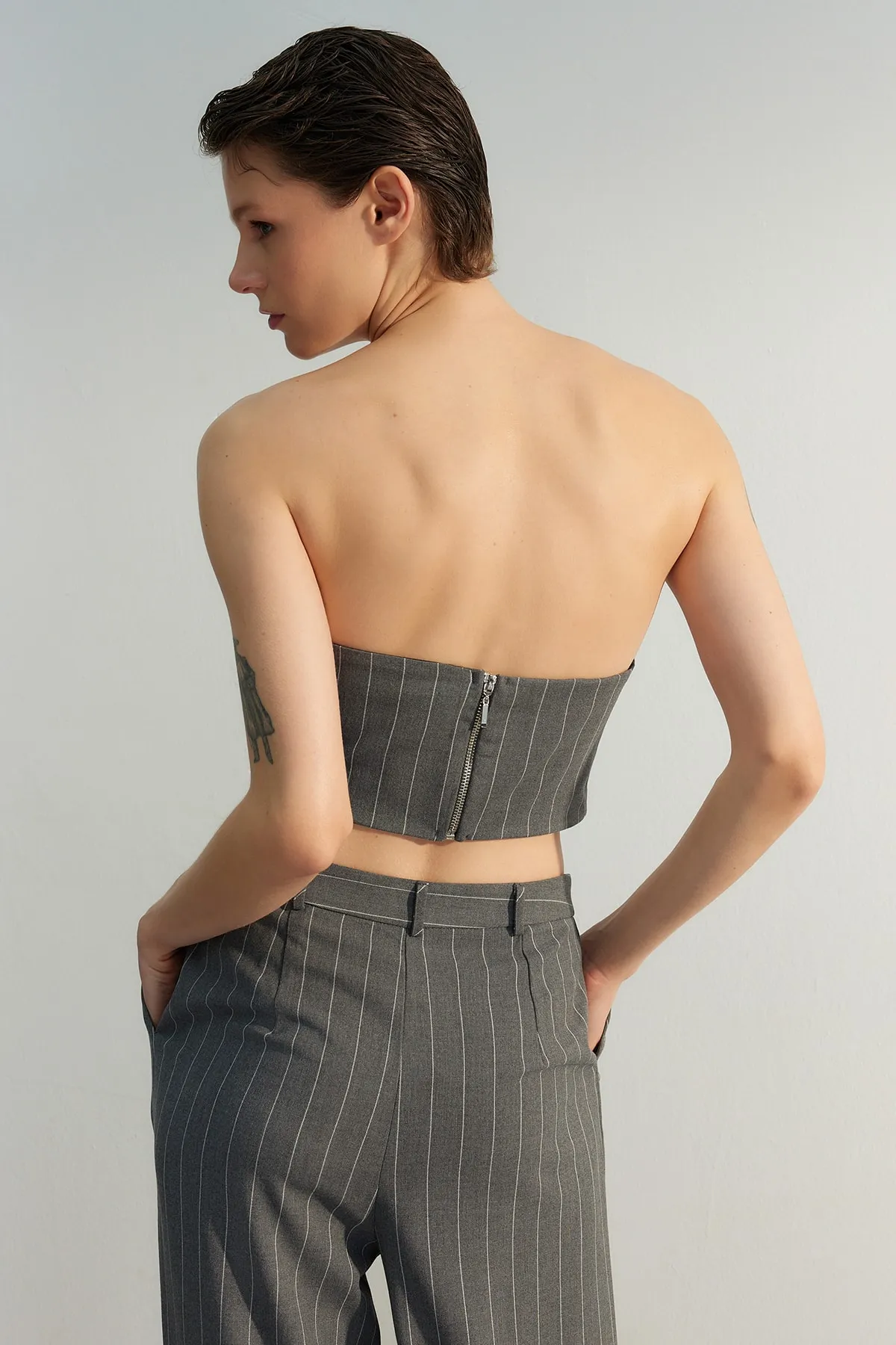 Trendyol Collection  Mehrfarbige trägerlose Korsett-gestreifte Webbluse TWOSS23BZ00854