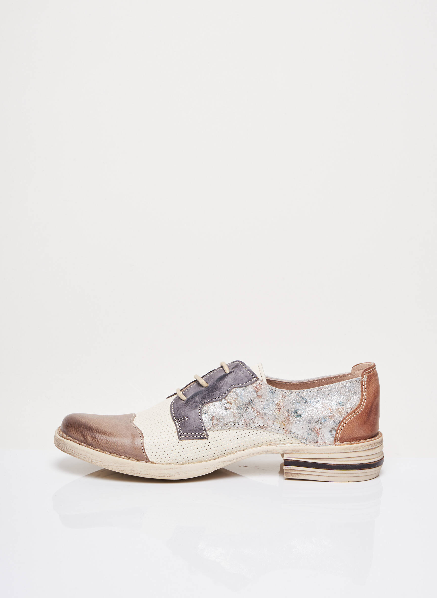 Nice Derby Femme couleur beige