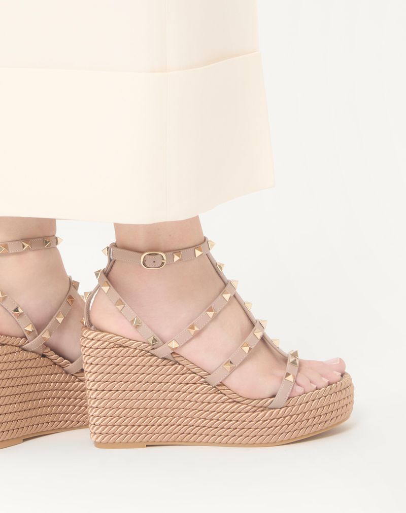 Rockstud kilehæl med 95 mm kalveskindsremme