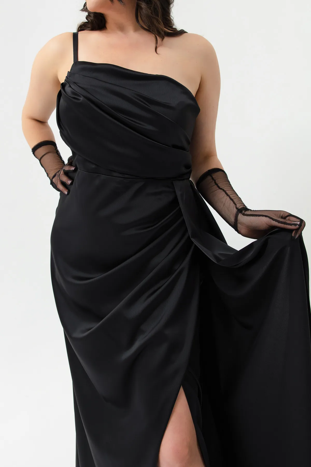 Lafaba  Schwarzes One-Shoulder-Abendkleid und Abschlusskleid aus Satin in Übergröße für Damen