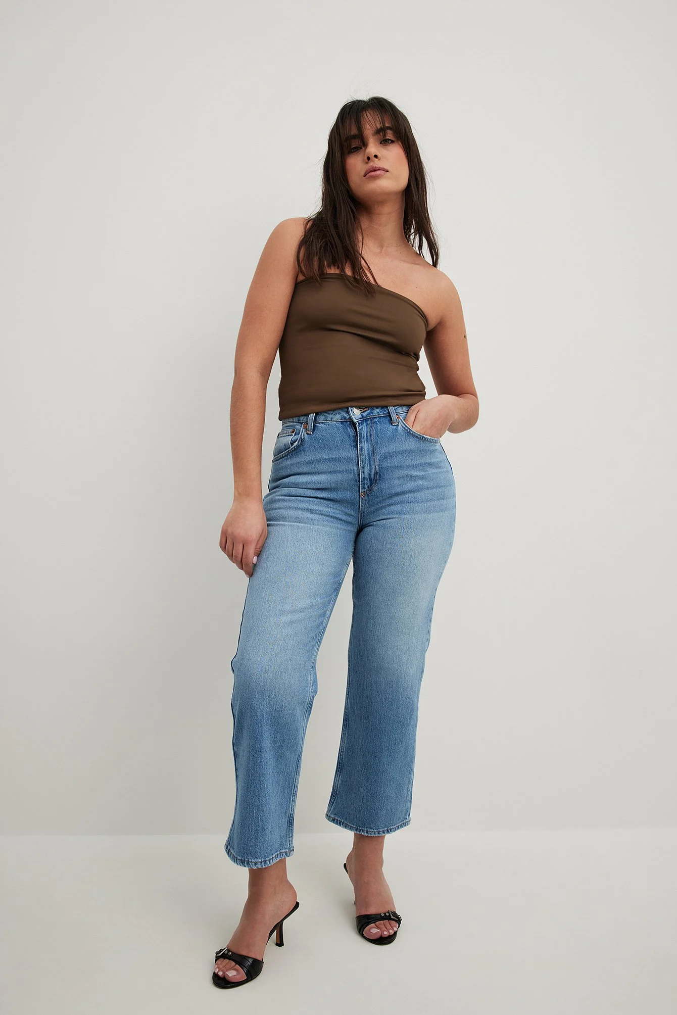 Hochgeschnittene Cropped-Jeans