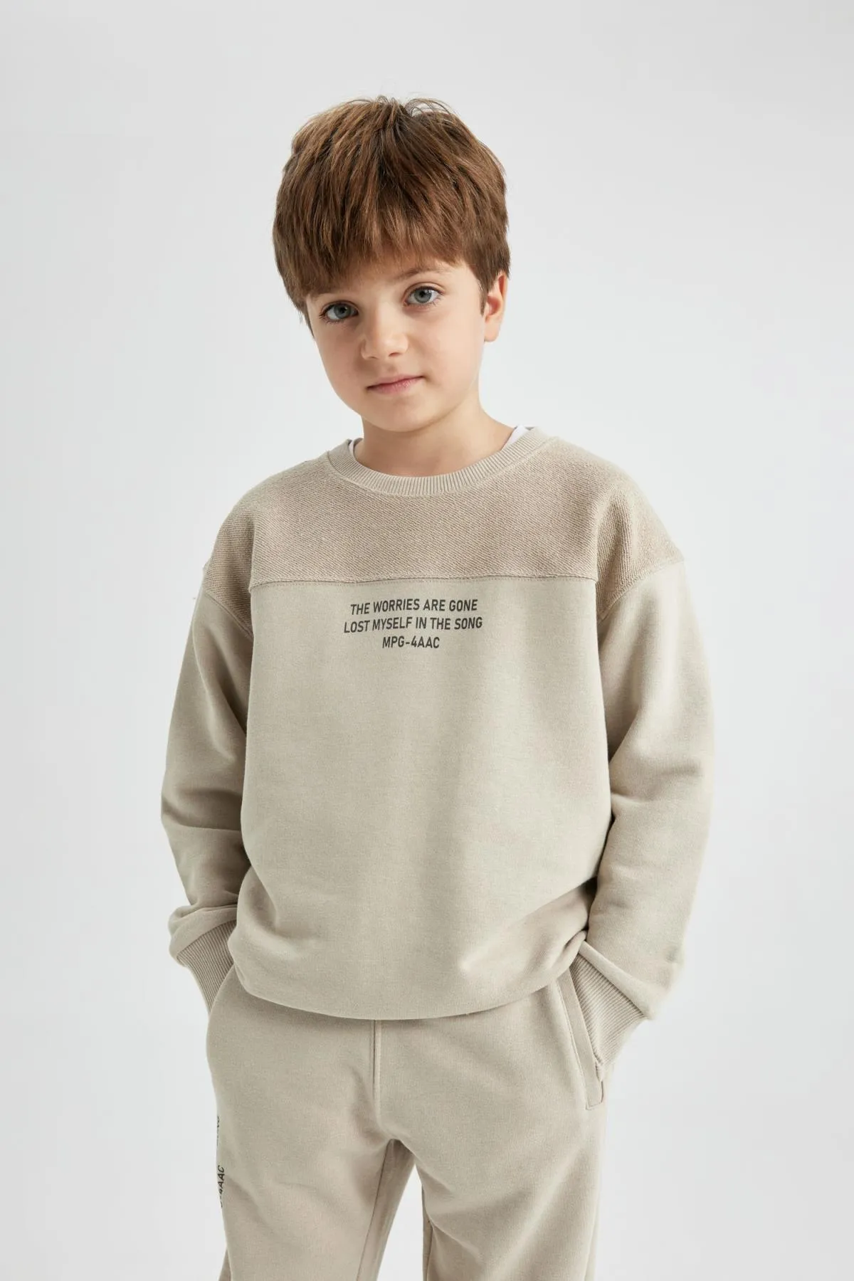 DeFacto  Bedrucktes, dickes Sweatshirt mit Rundhalsausschnitt für Jungen in Oversize-Passform