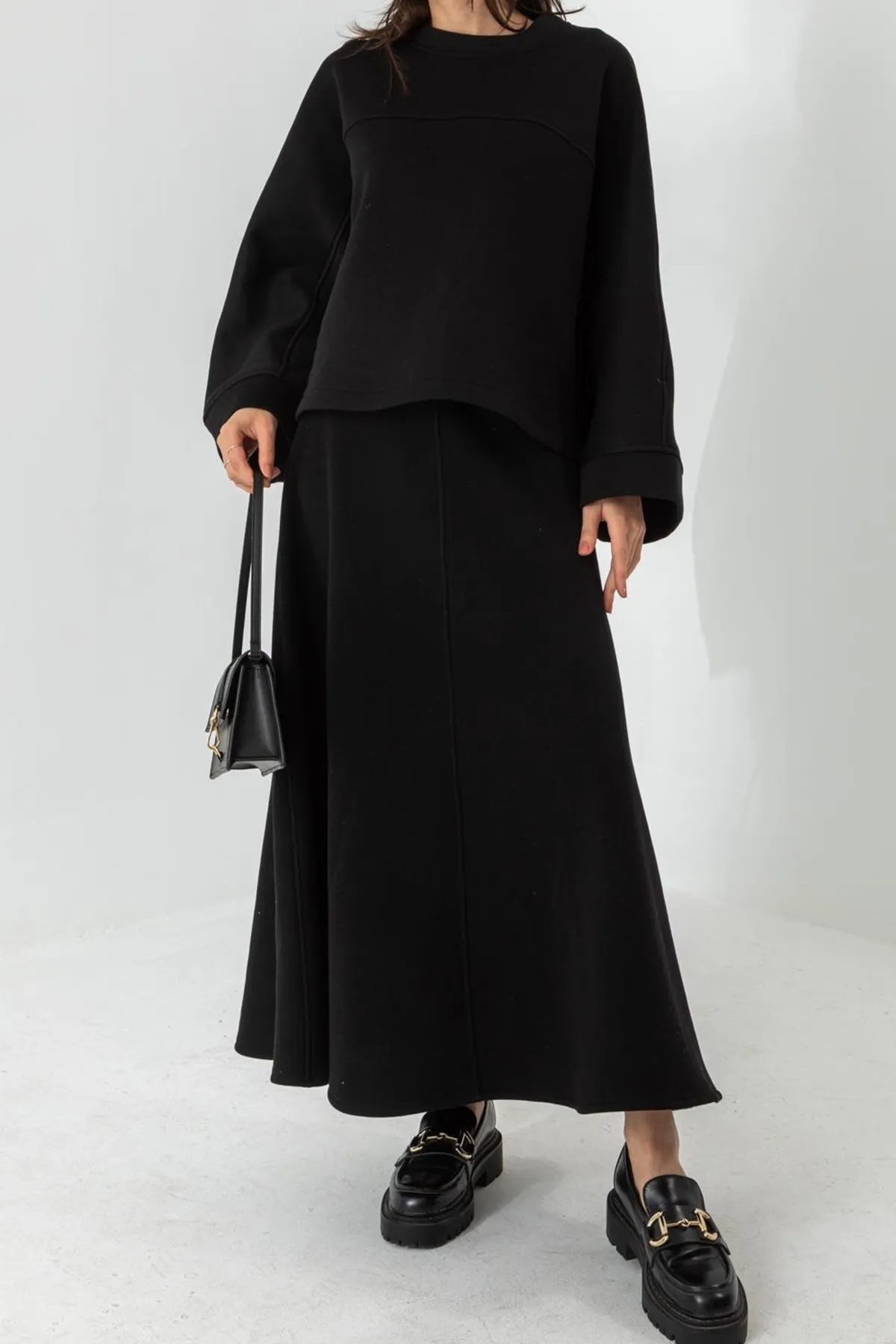 lovebox  Dreifädiger Stoff, runder Kragen, weite Ärmel, Oversize-Sweatshirt und ausgestellter Rock, schwarzer Anzug 6186