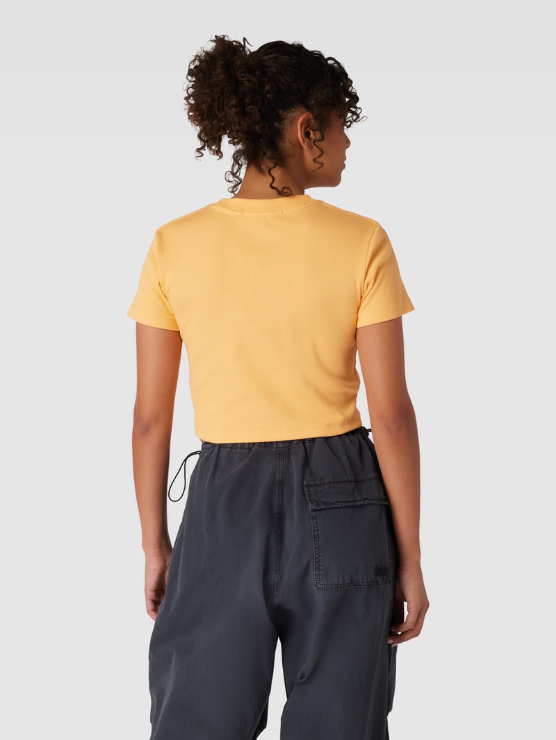 T-Shirt in Feinripp-Optik Modell 'BADGE' in orange