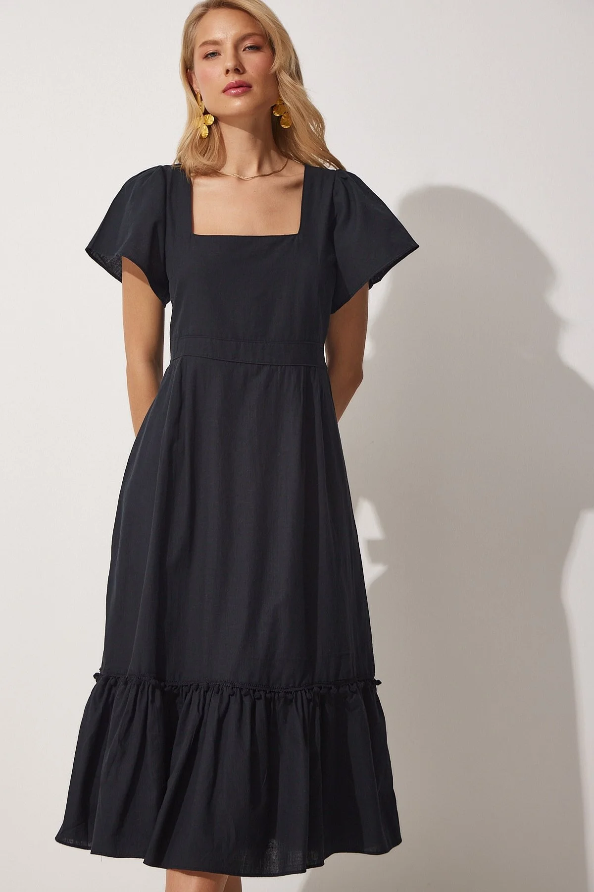 Happiness İstanbul  Schwarzes Leinenkleid mit quadratischem Kragen für Damen JH00046