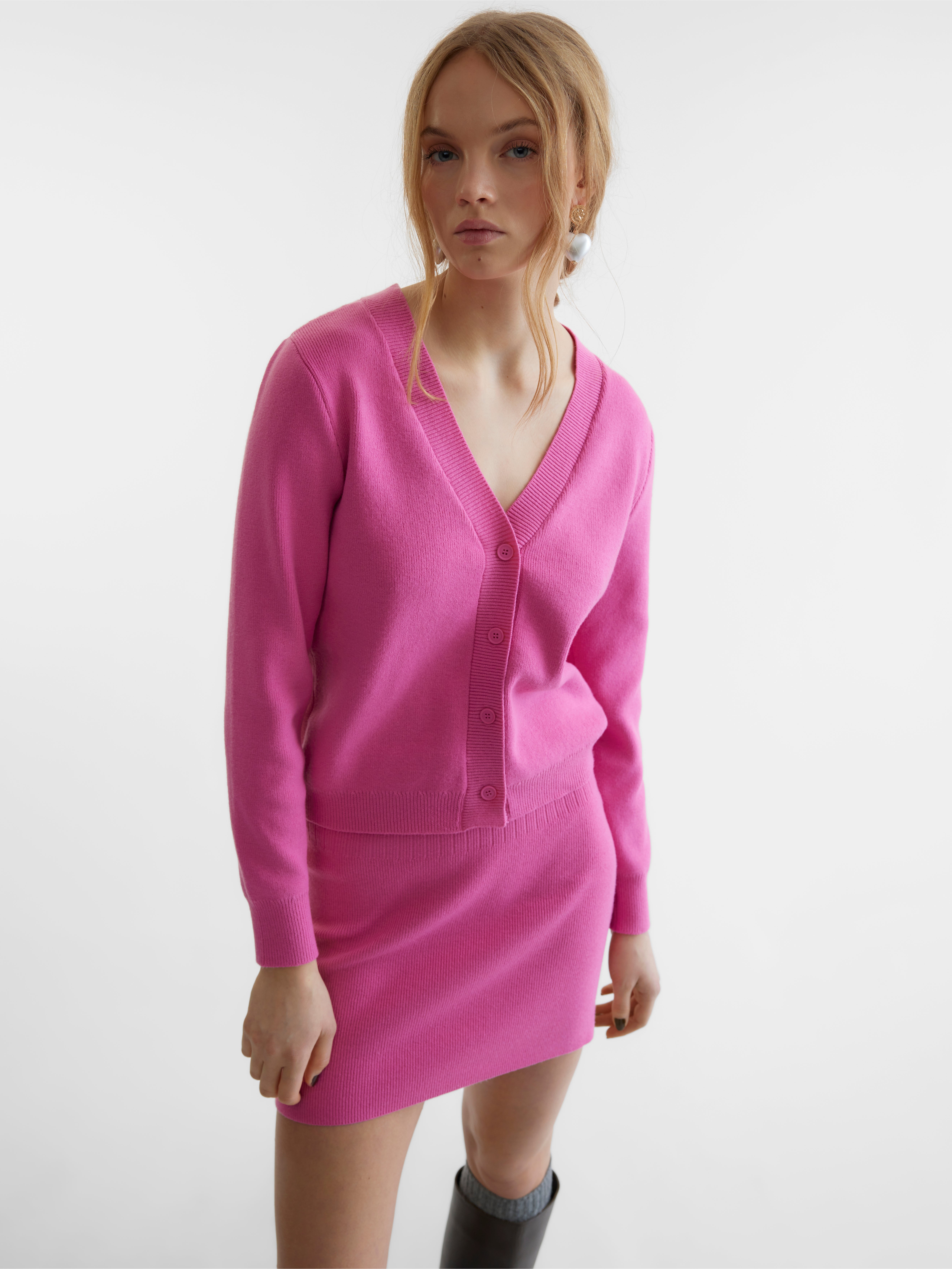 SOMETHING NEW PROJECT; CHLOE FRATER  Strickjacke