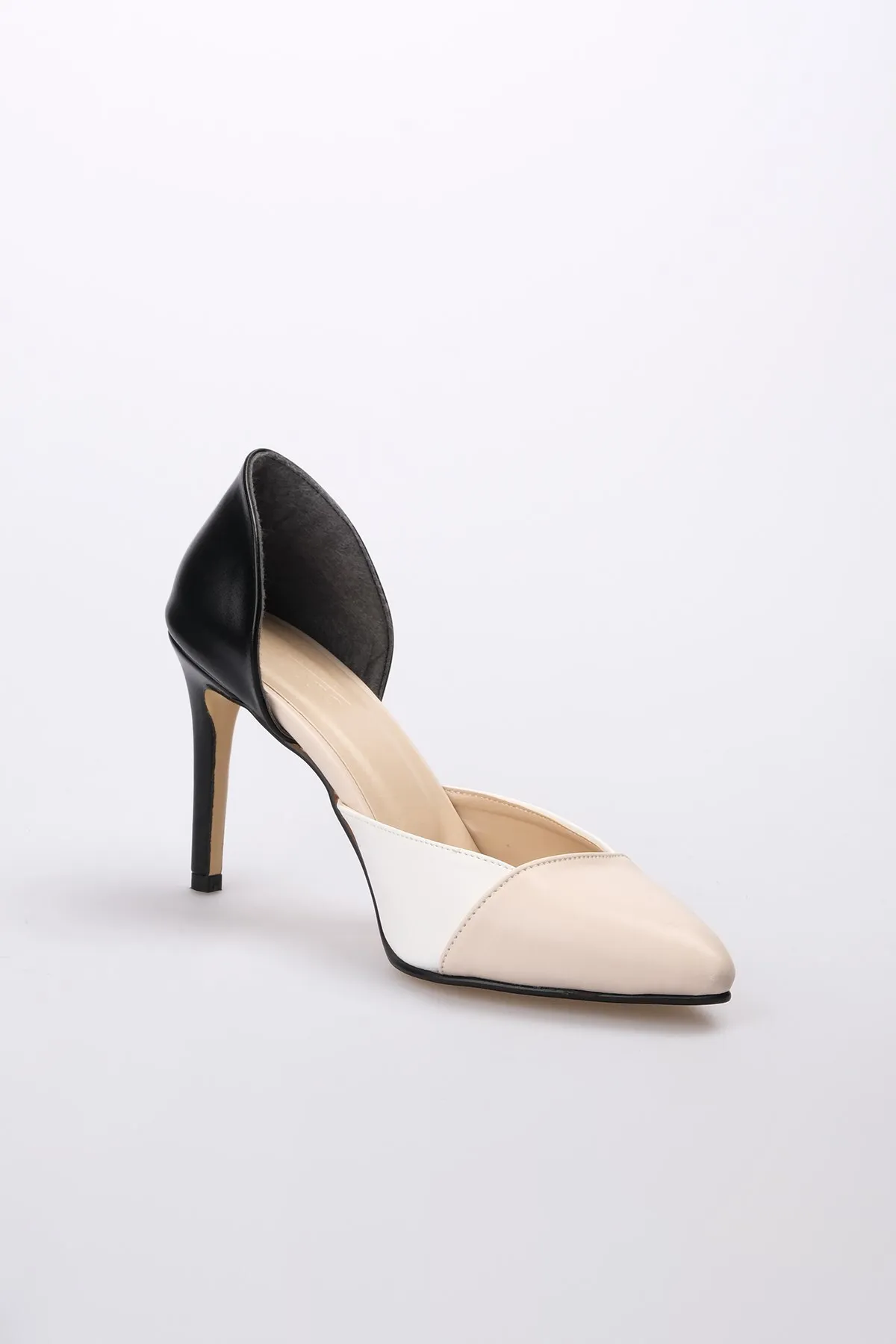 Mio Gusto  Brien Nude, Weiß und Schwarz Farbkombination Damenschuhe mit Stiletto-Absatz