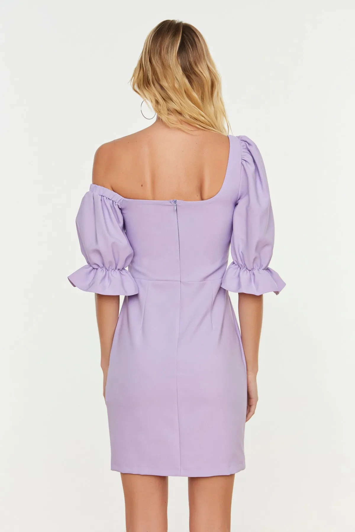 Trendyol Collection  Fliederfarbenes, figurbetontes, gefüttertes, elegantes Abendkleid aus Popeline TPRSS21EL2105