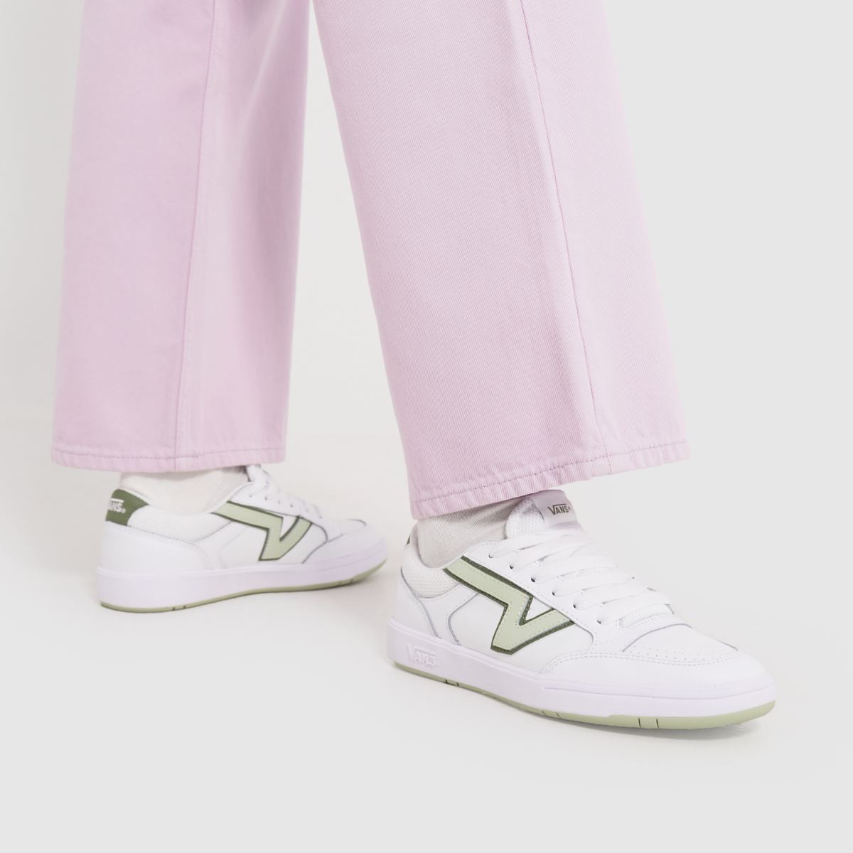Vans – Lowland – Comfycush-sneakers i vitt och grönt