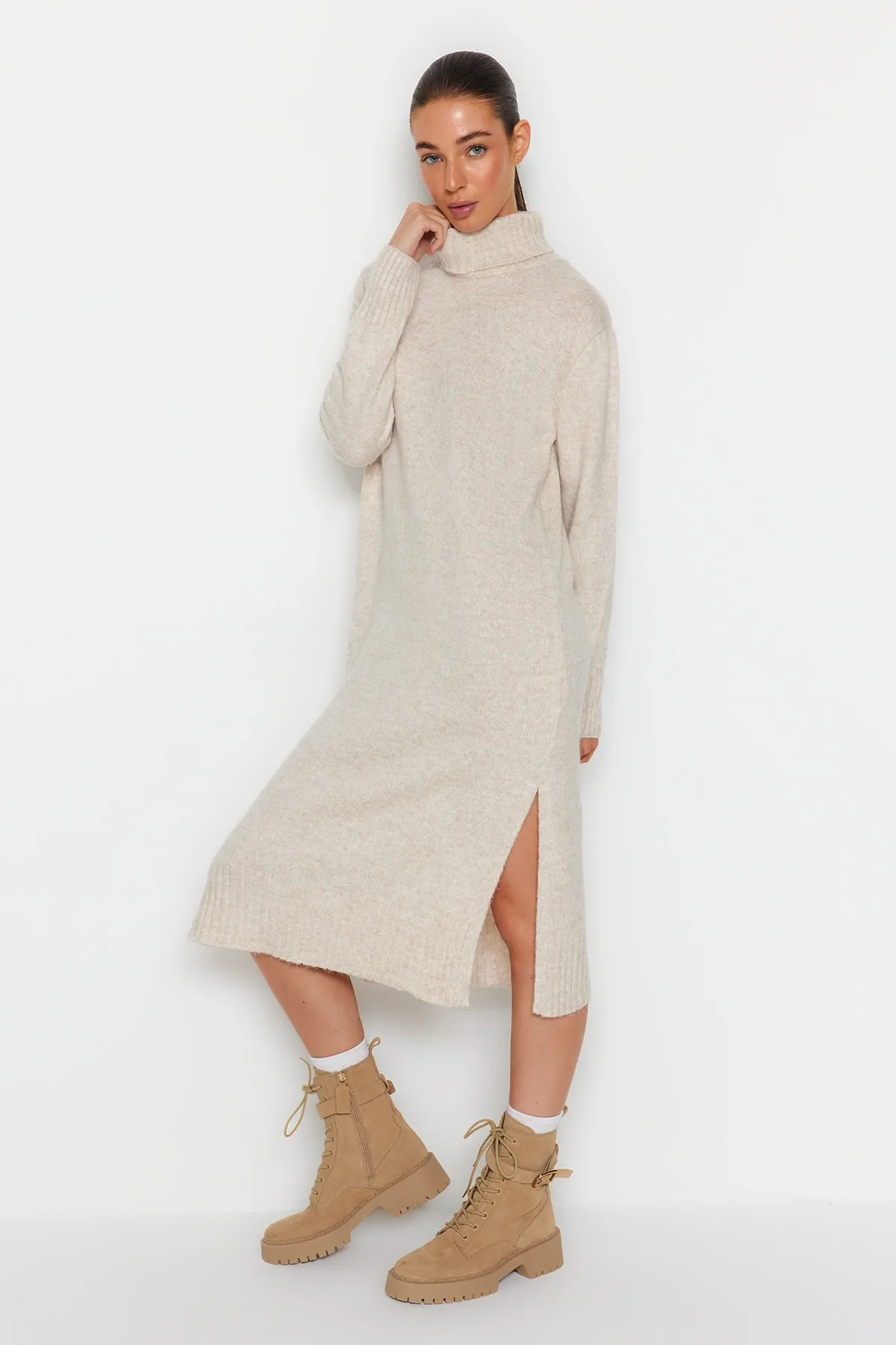 Trendyol Collection  Stone Wide Fit Midi-Strickkleid mit Rollkragen TWOAW24EL00034