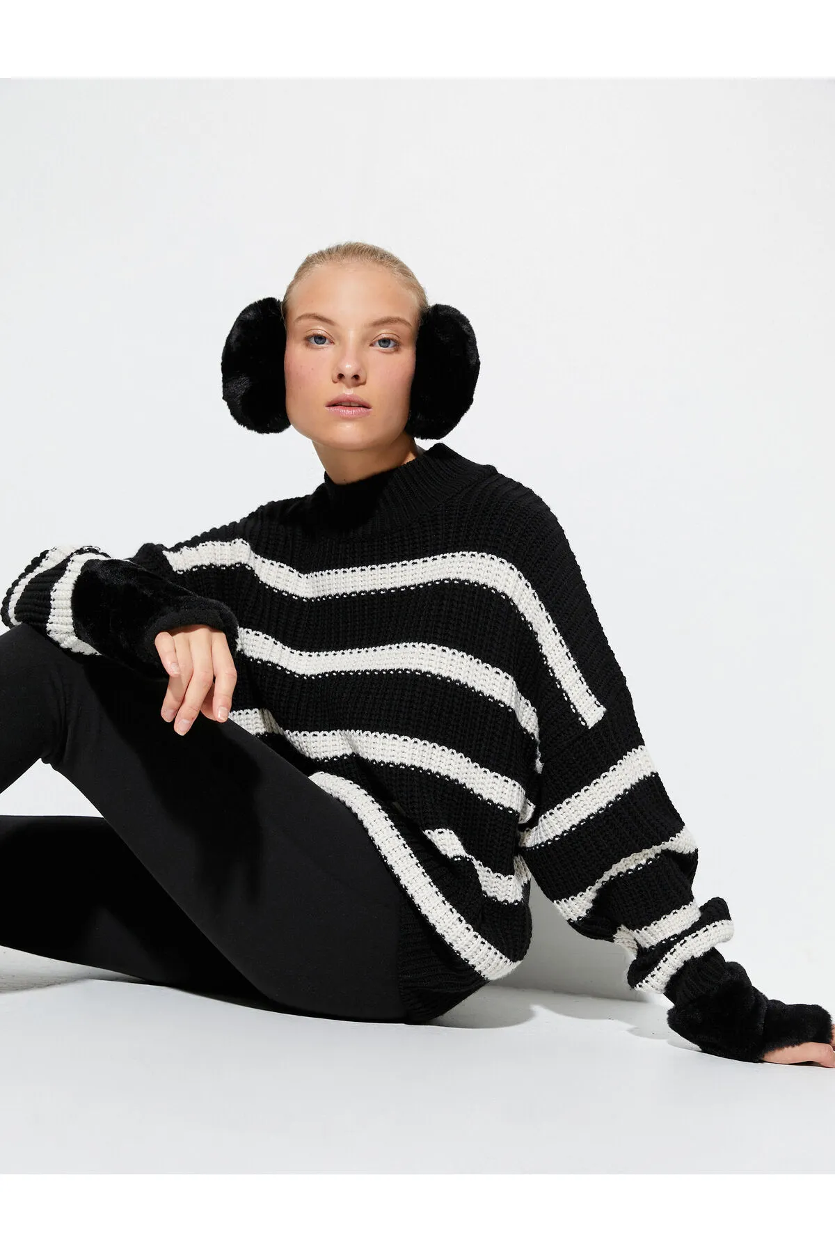 Koton  Gestrickter Pullover mit halbem Rollkragen und Kaschmirstruktur
