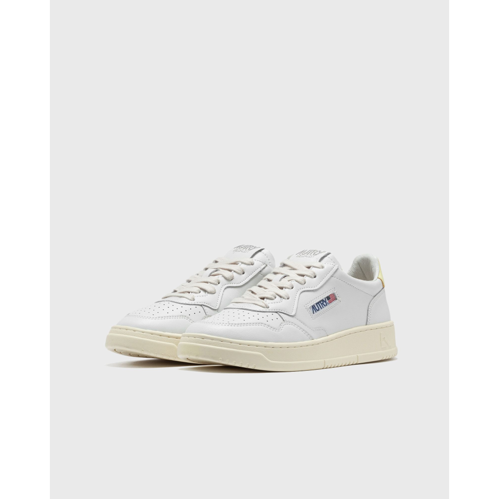 Autry WMNS Medalist Low W AULWLL58 / weiss