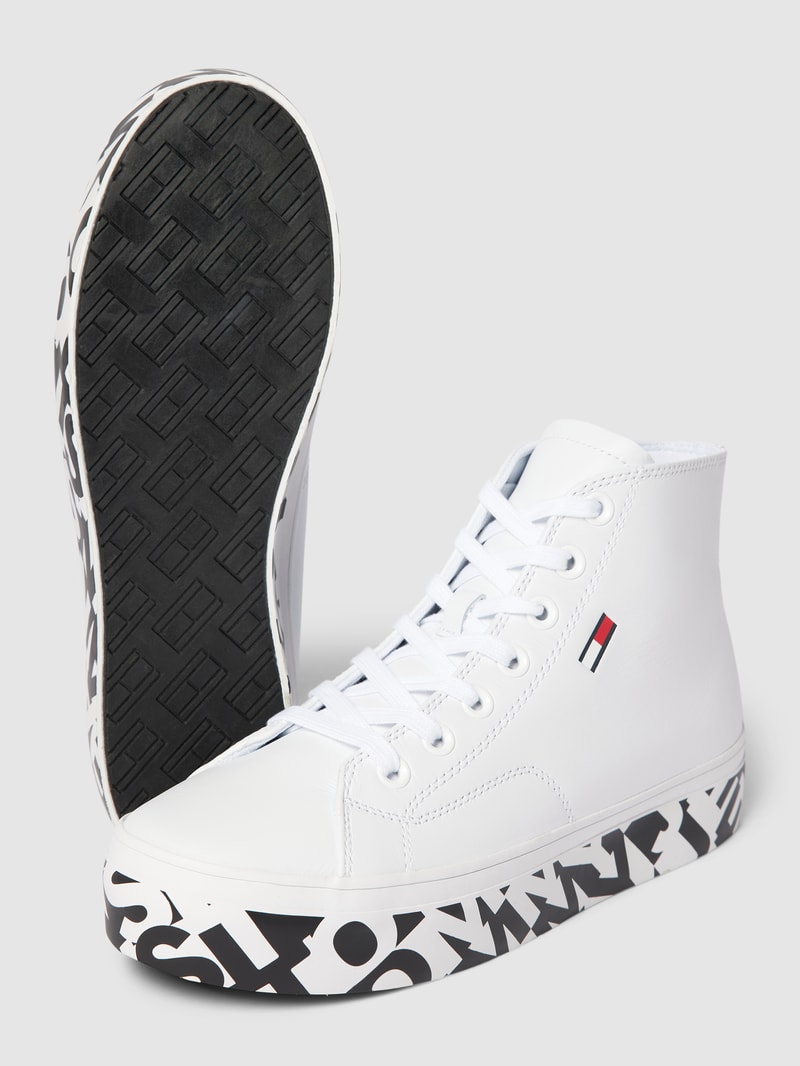 Sneaker mit Plateausohle Modell 'CUPS' in weiß