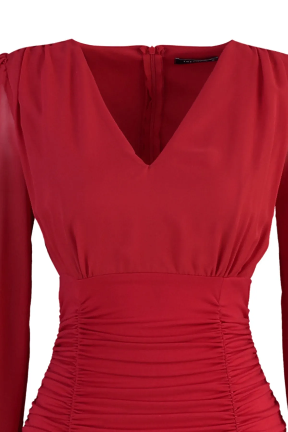 Trendyol Collection  Rotes, figurbetontes, gewebtes Minikleid mit Guiping und V-Ausschnitt TWOAW23EL01044