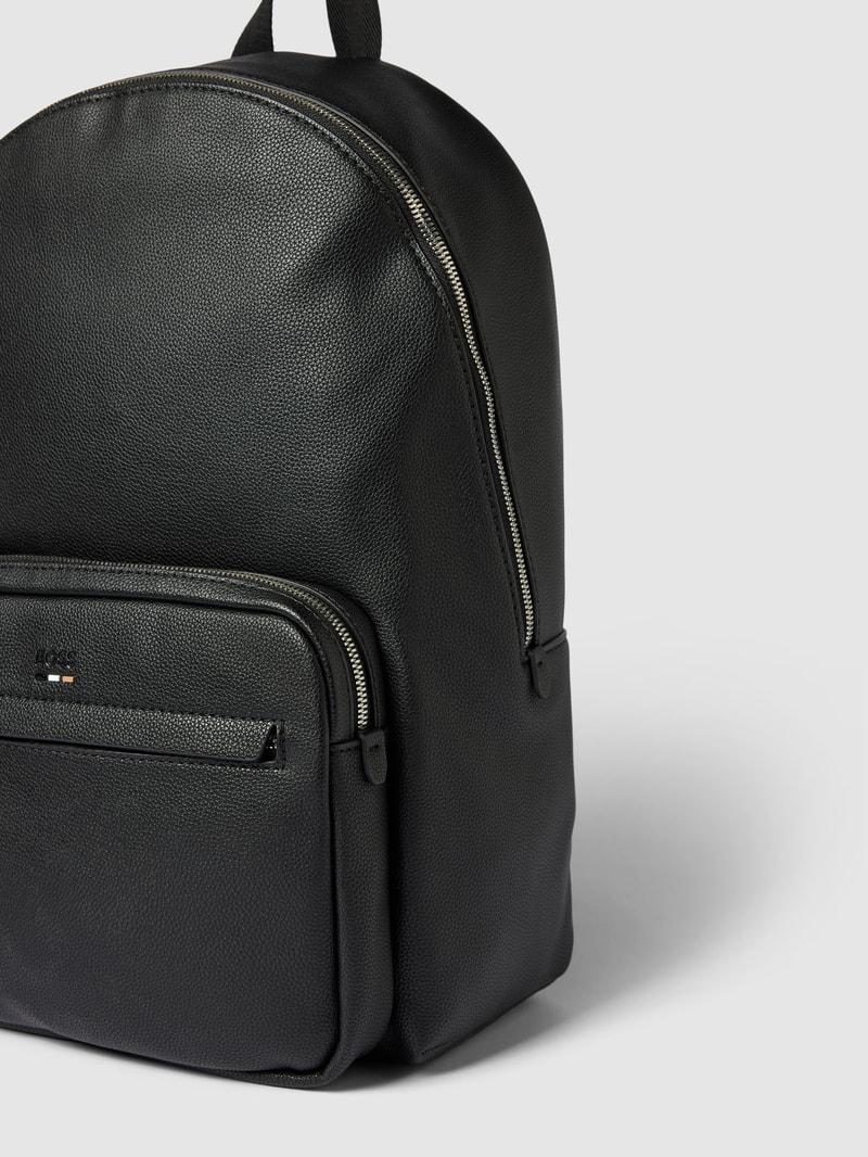 Rucksack mit Label-Prägung Modell 'Ray' in schwarz