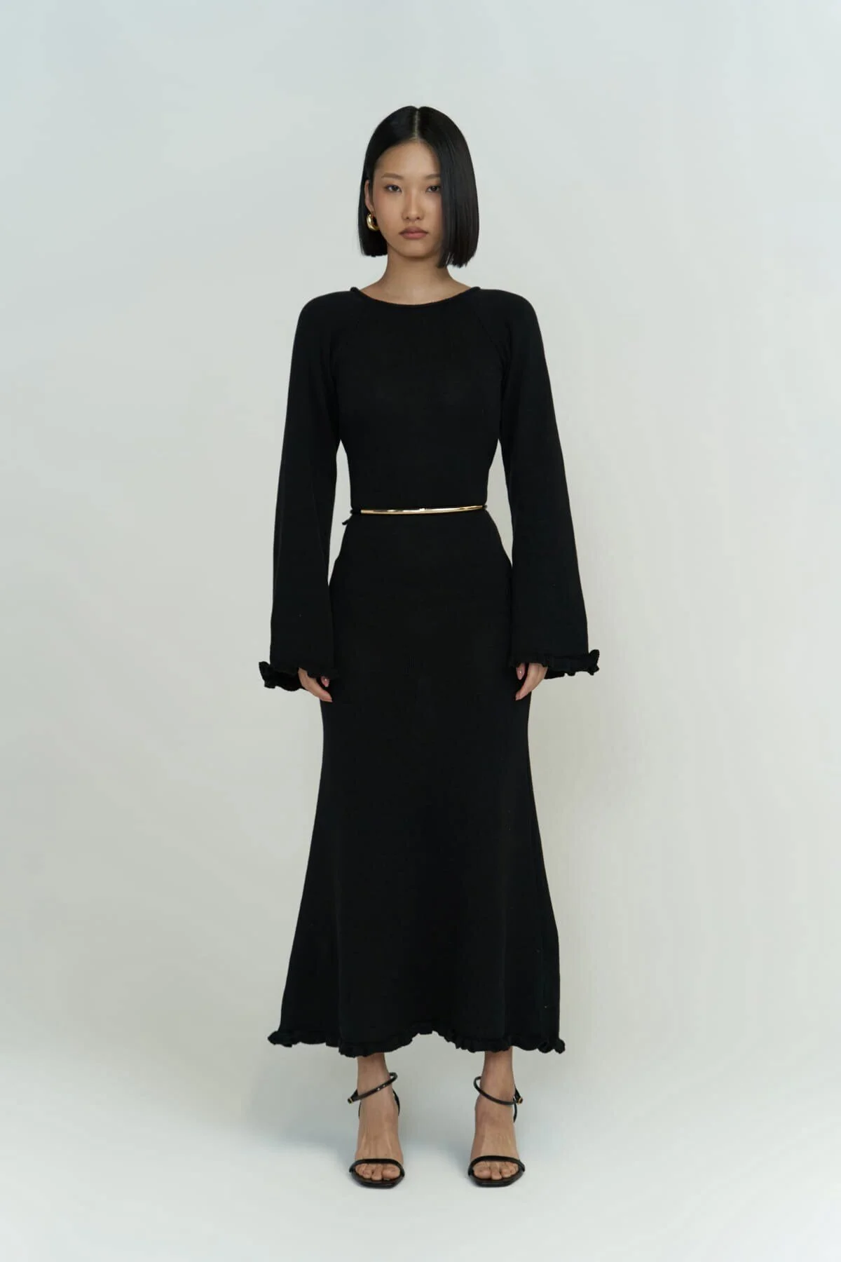 BOHEMAİ  Schwarzes Strickkleid mit tiefem Ausschnitt „Angela Back“