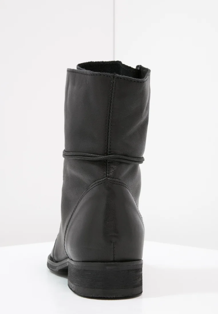 Botines con cordones Zign