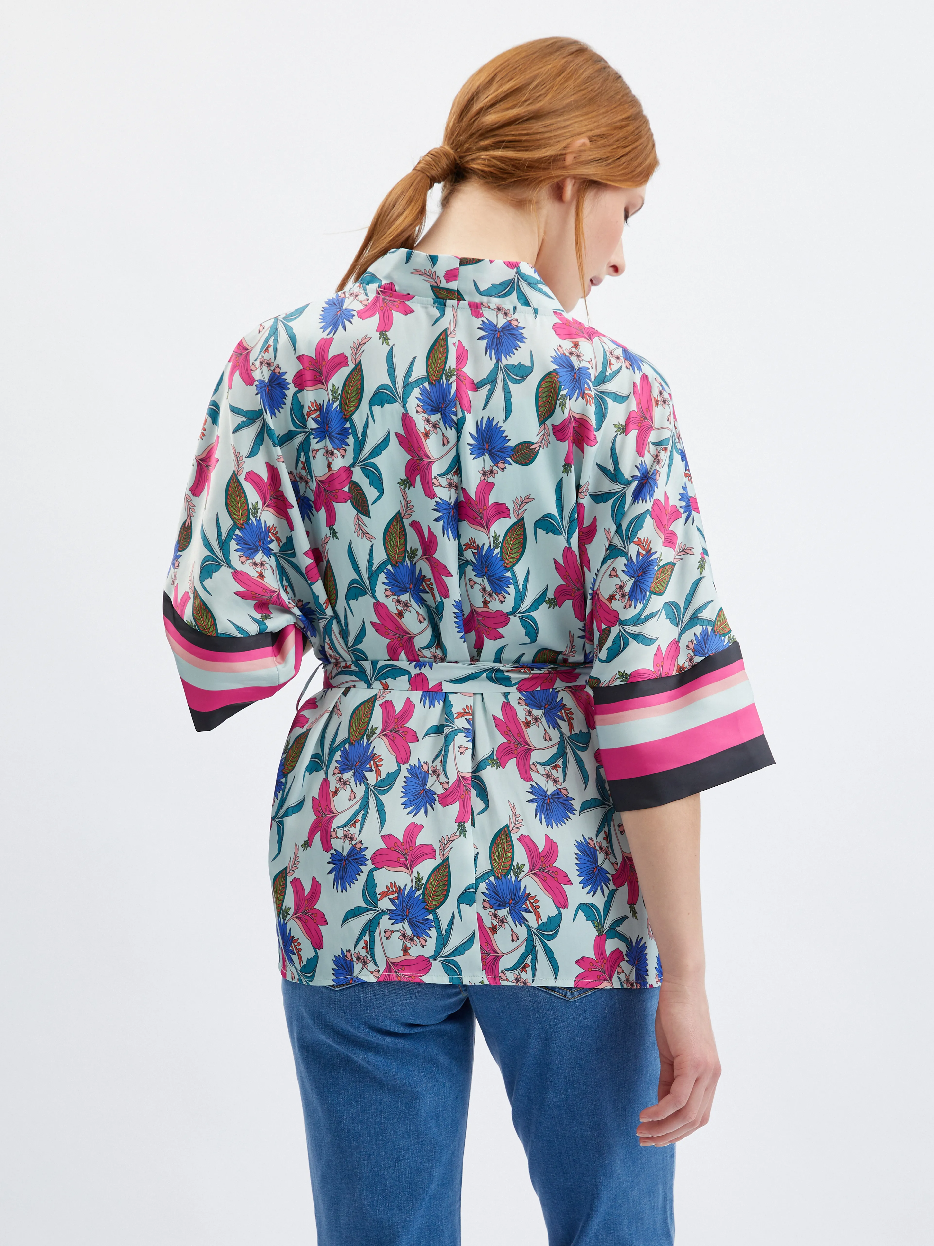 Hellblauer Damen-Blumenkimono ORSAY