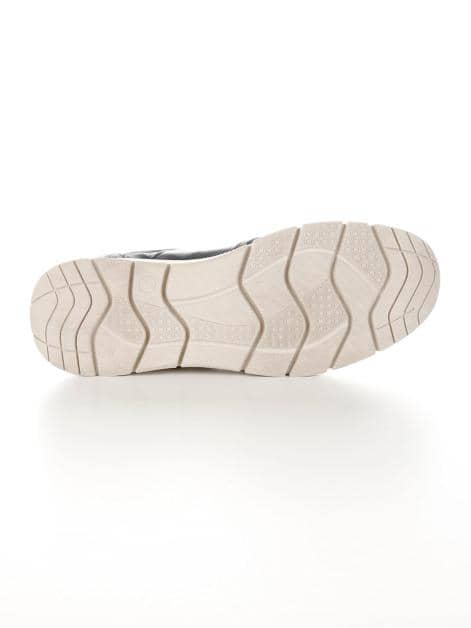 Schnürschuh mit extra dämpfender Innensohle