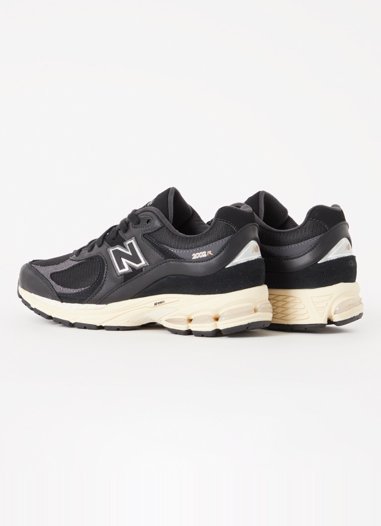 New Balance 2002R -verkkokankaiset lenkkarit nahkayksityiskohdilla