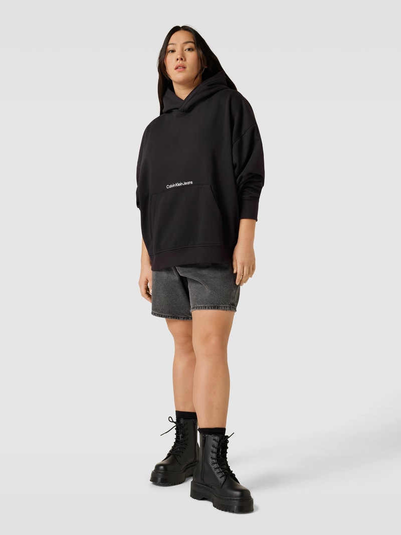 PLUS SIZE Hoodie mit Känguru-Tasche in schwarz
